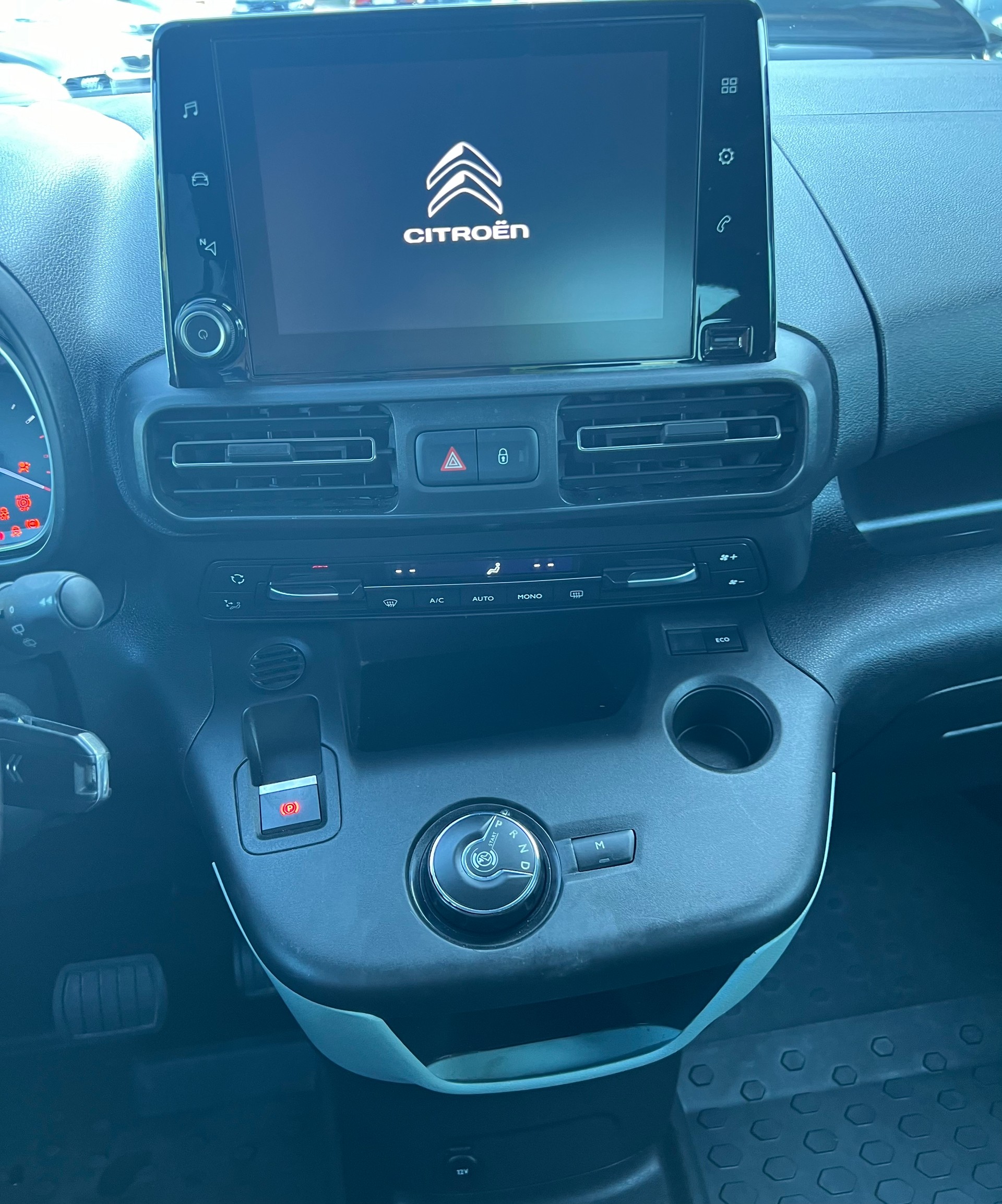 CITROEN Berlingo 1.2i PureTech Feel EAT8-image-6