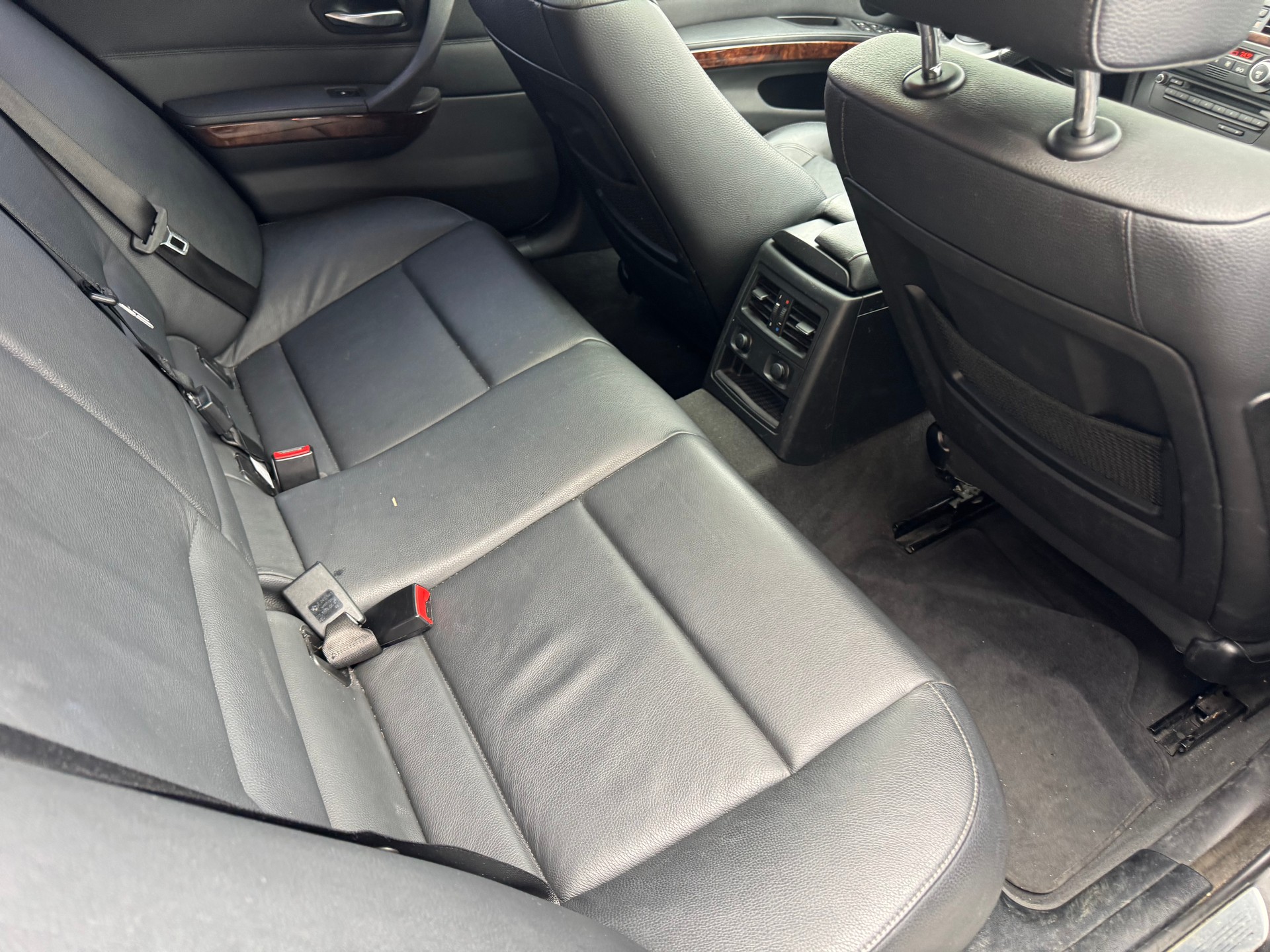 BMW 335i x-Drive Steptronic M-Packet-image-11