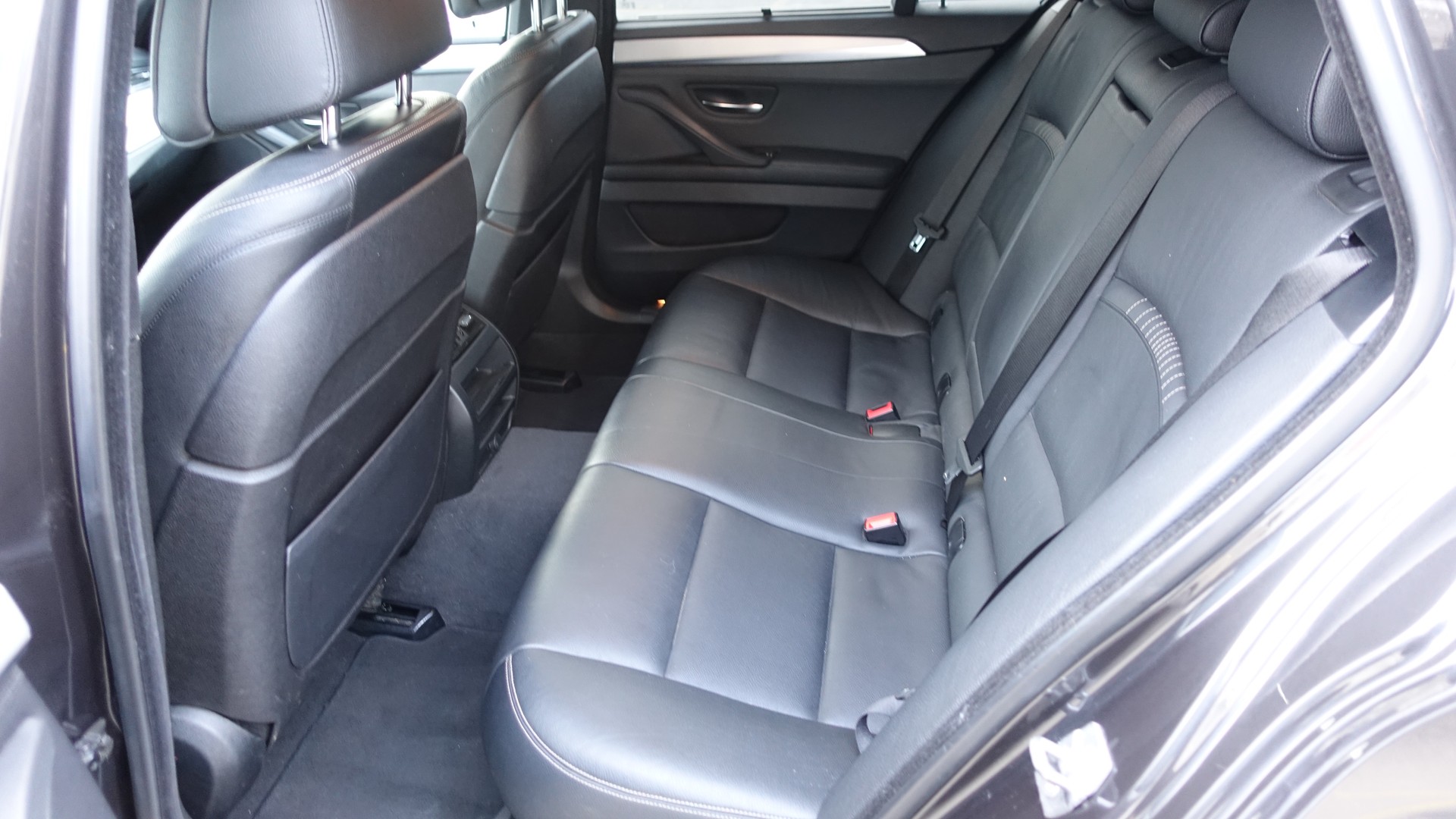 BMW 530d Touring xDrive Luxury Line Steptronic-image-4