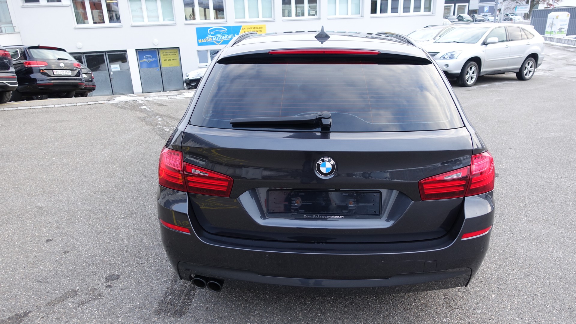 BMW 530d Touring xDrive Luxury Line Steptronic-image-12