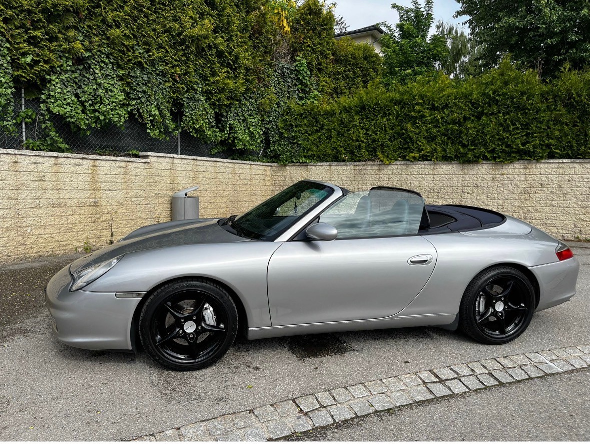 PORSCHE 911 Carrera 4 Cabrio