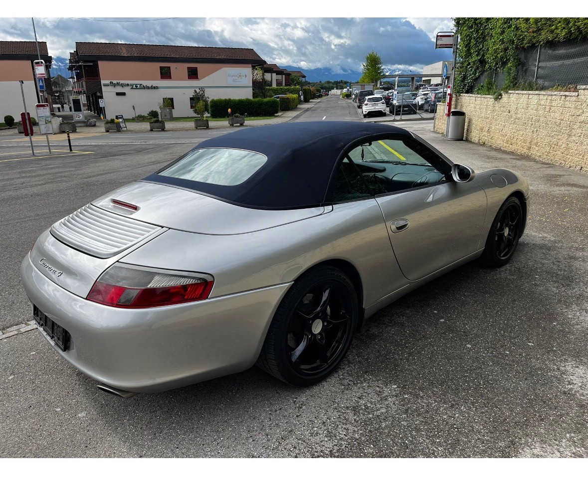 PORSCHE 911 Carrera 4 Cabrio-image-8