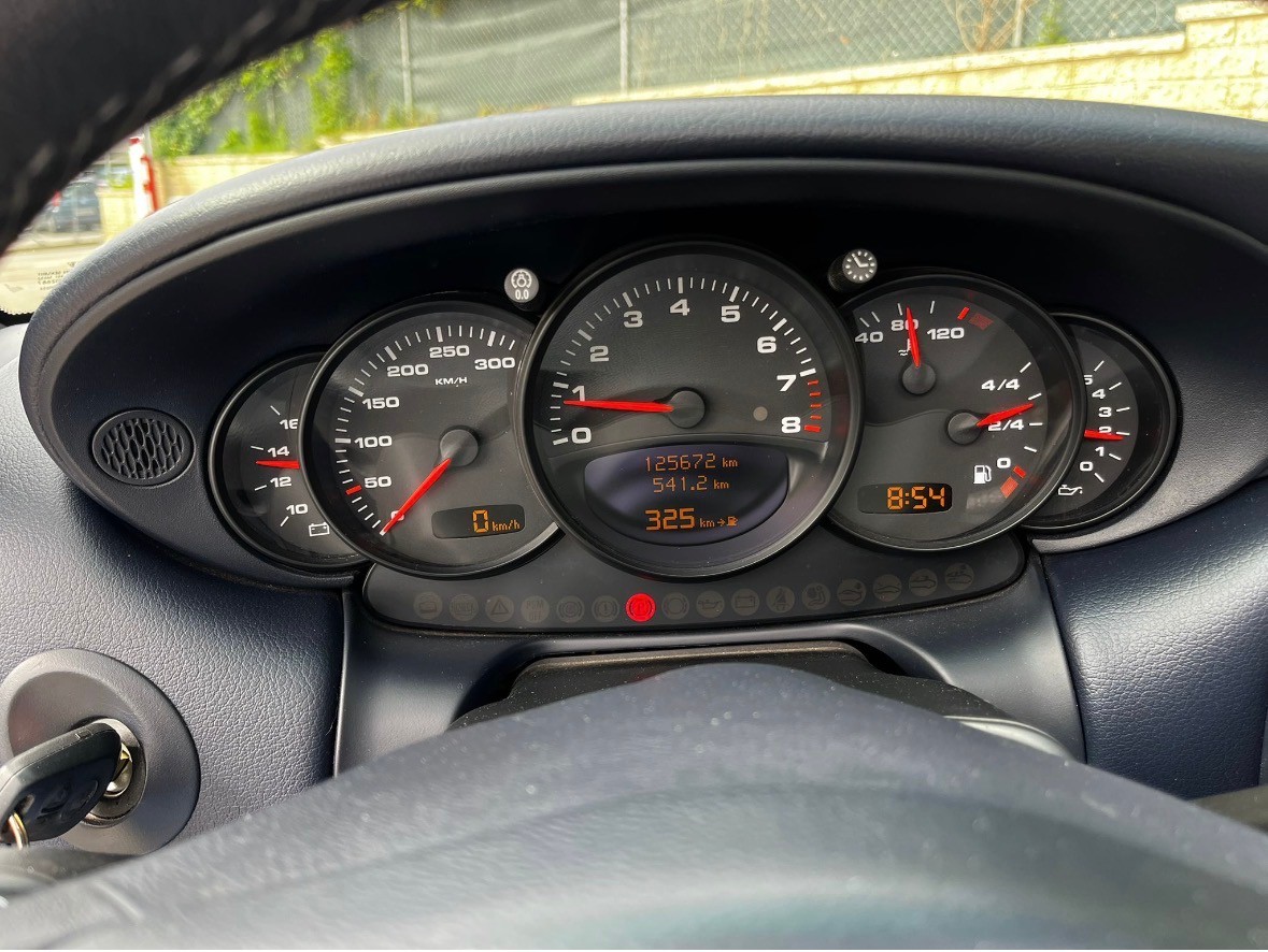 PORSCHE 911 Carrera 4 Cabrio-image-7