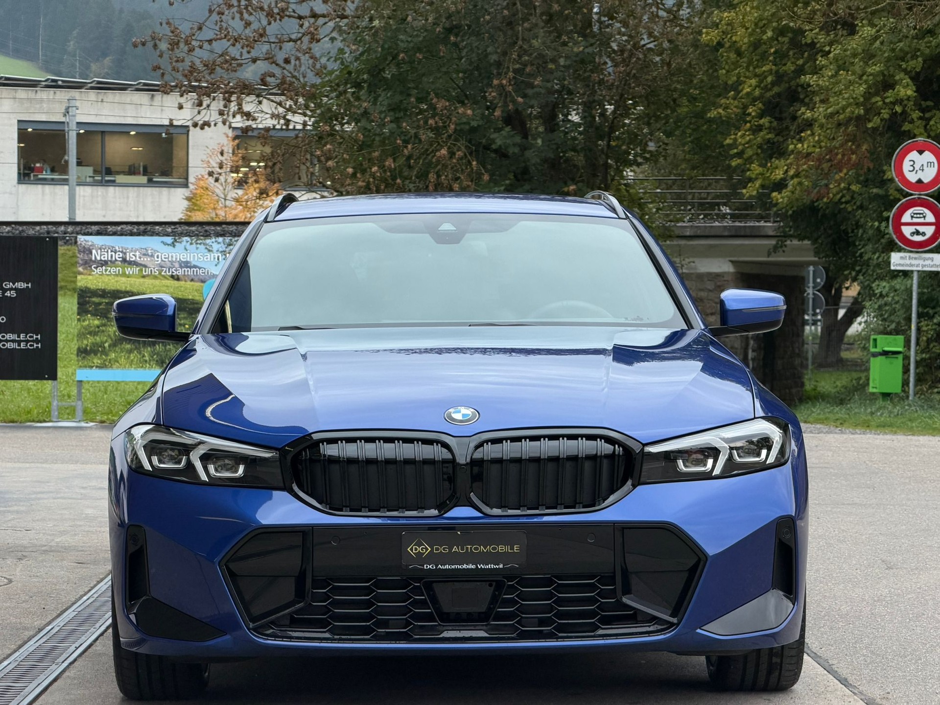 BMW 330i Touring xDrive Steptronic M Sport *Shadow-Line**Live Cockpit**245PS**Modell 2025*-showroom-element-1