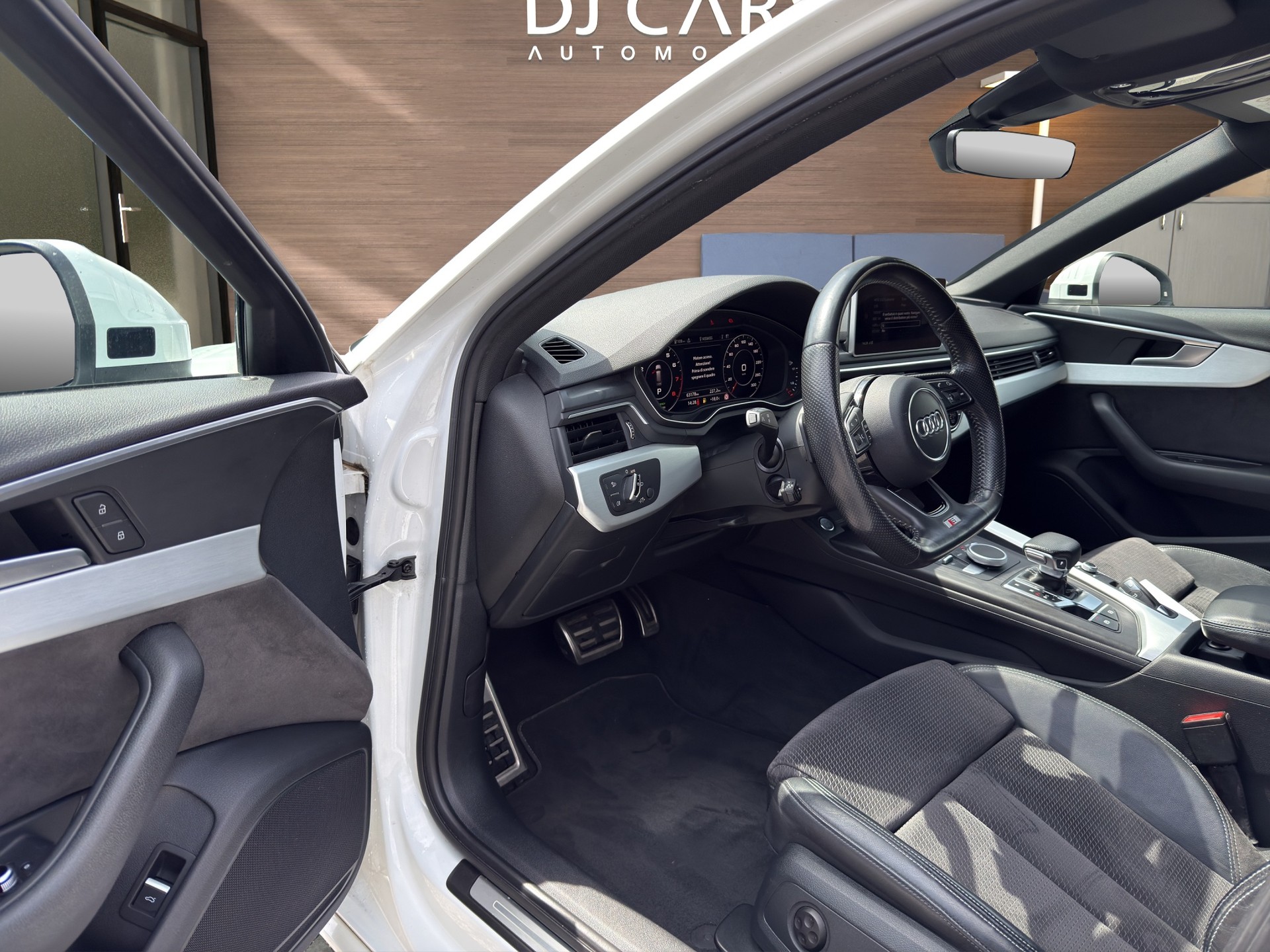 AUDI A4 Avant 2.0 TFSI Sport S-tronic-image-11