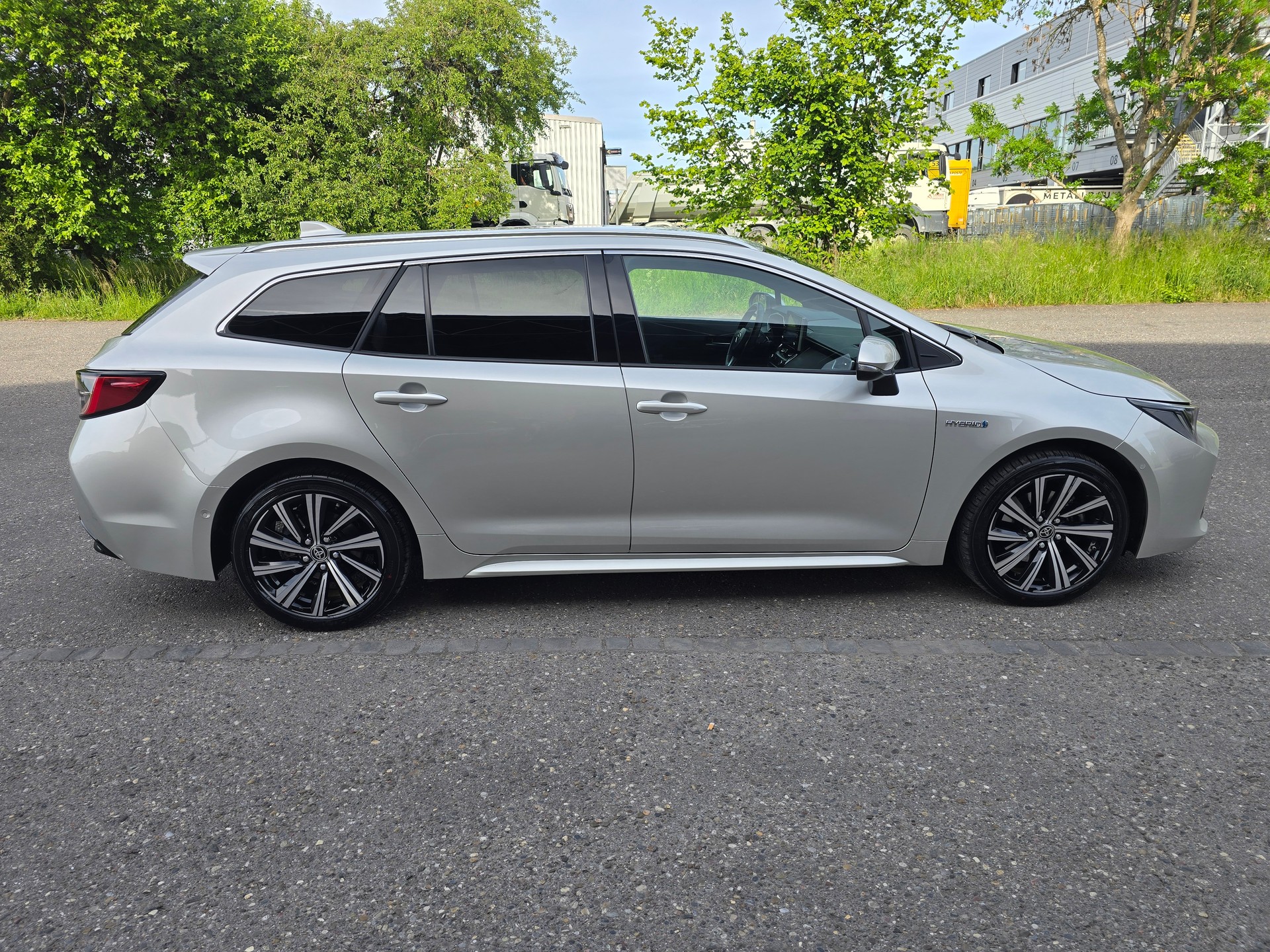 TOYOTA Corolla 2.0 HSD Premium e-CVT-image-9
