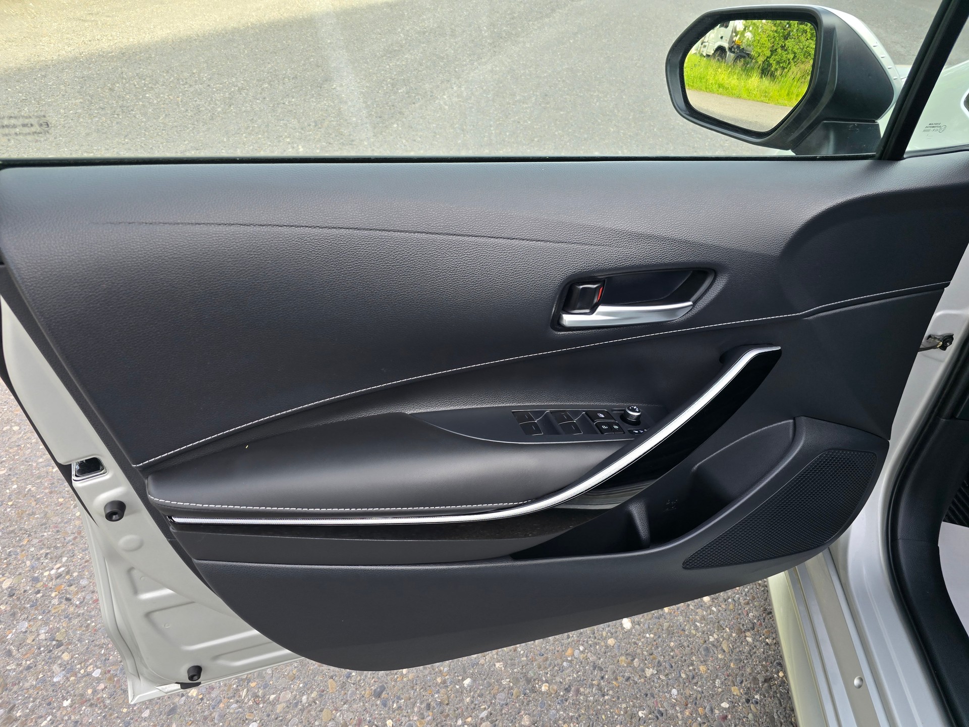 TOYOTA Corolla 2.0 HSD Premium e-CVT-image-14