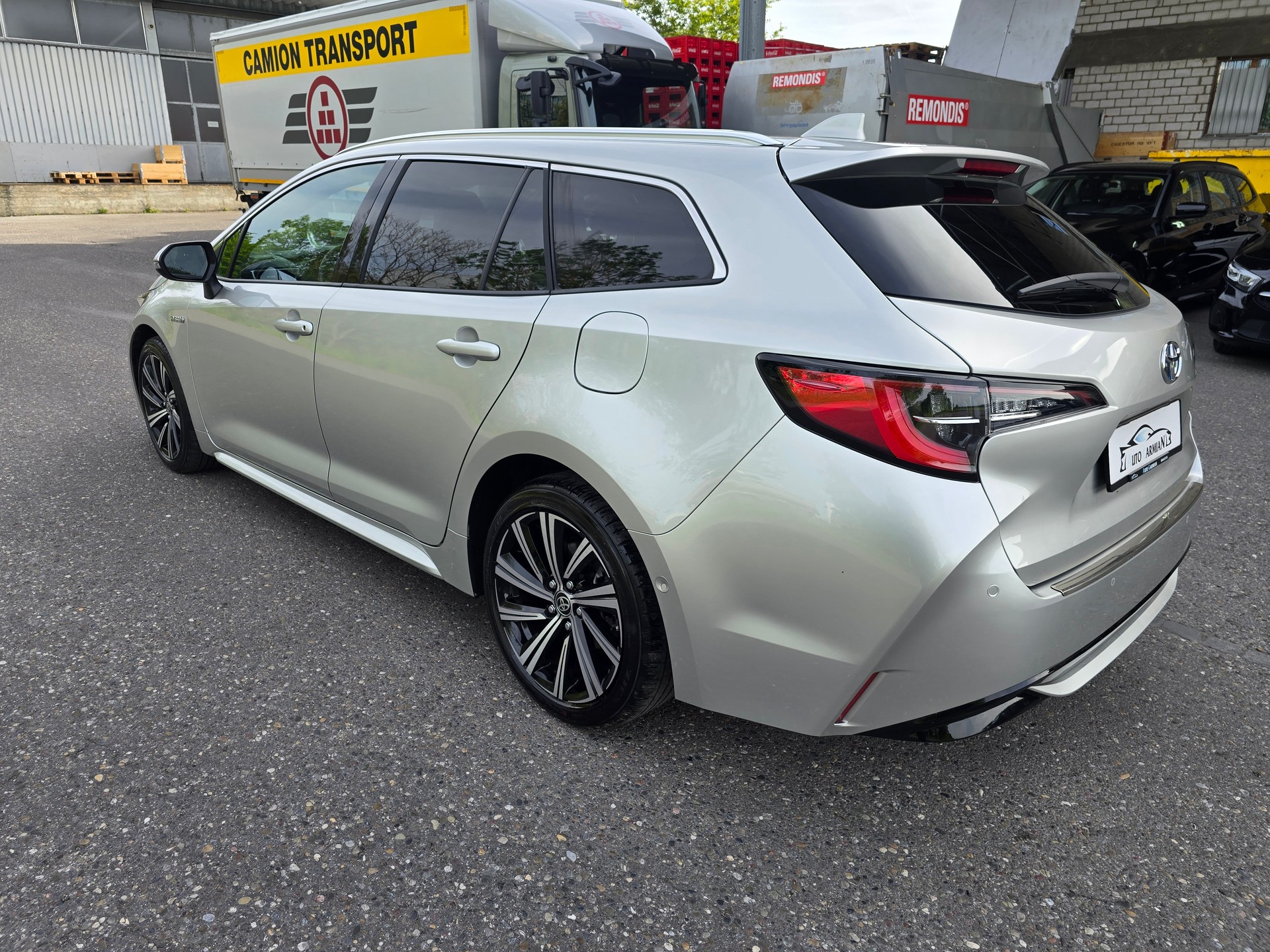TOYOTA Corolla 2.0 HSD Premium e-CVT-image-4