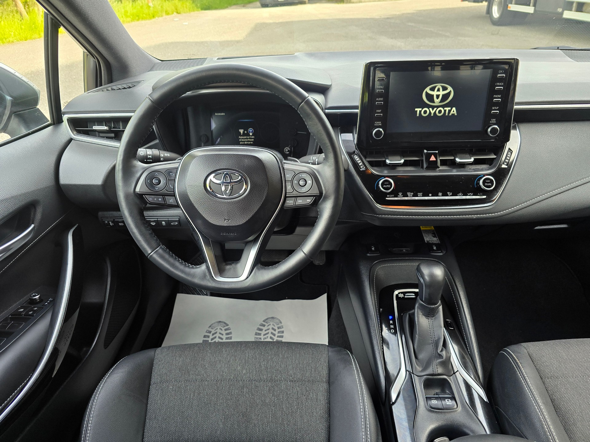 TOYOTA Corolla 2.0 HSD Premium e-CVT-image-17