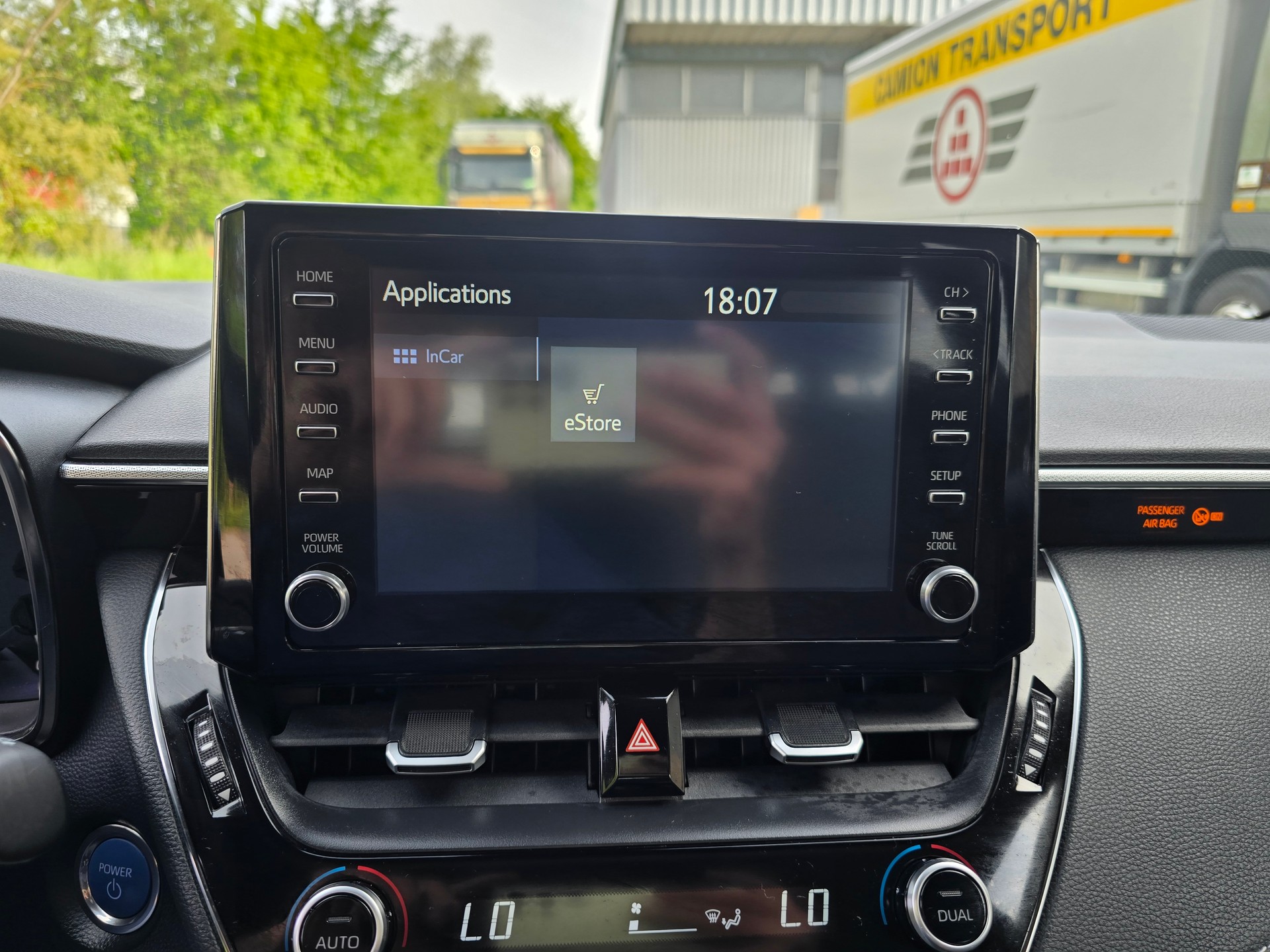 TOYOTA Corolla 2.0 HSD Premium e-CVT-image-26