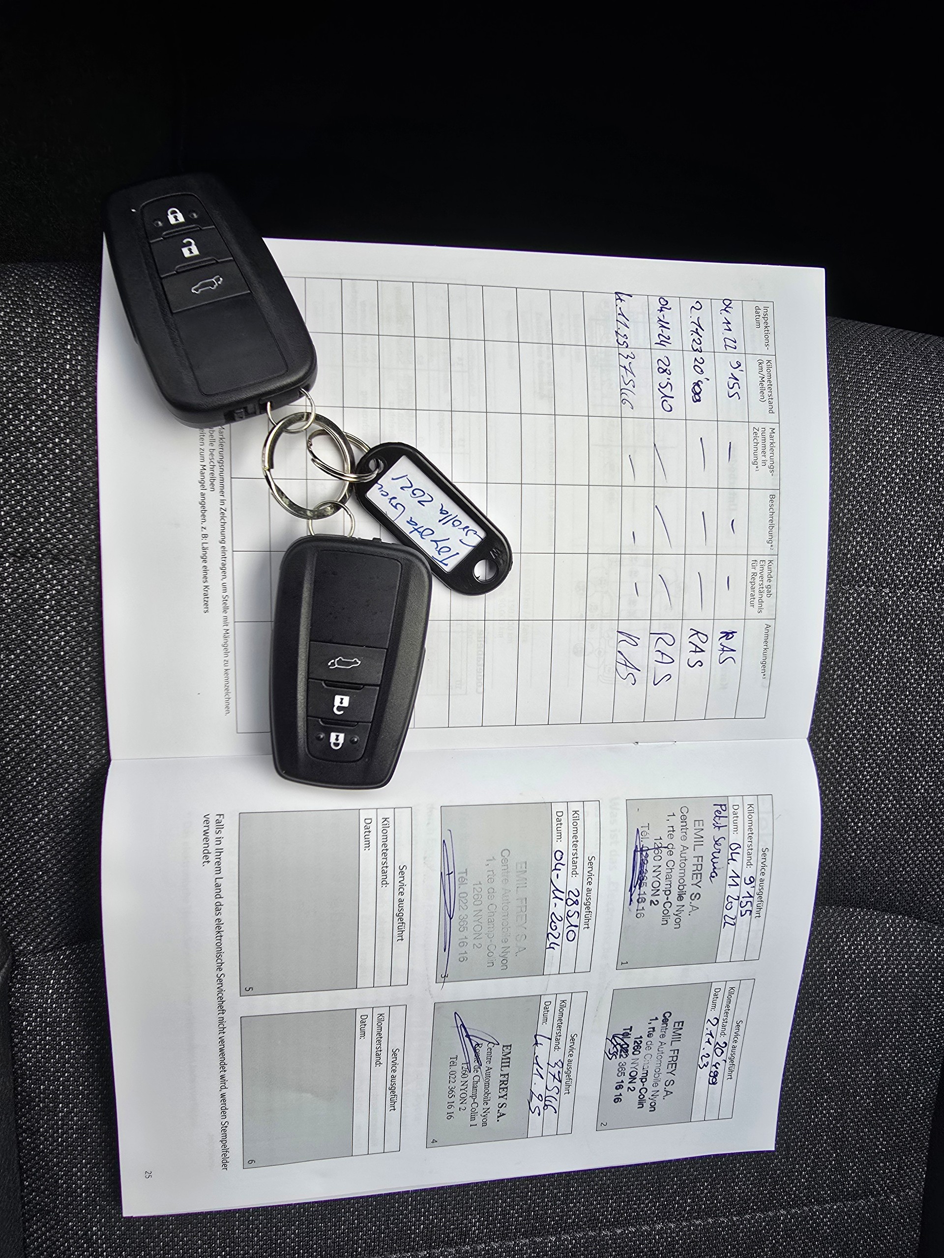 TOYOTA Corolla 2.0 HSD Premium e-CVT-image-28