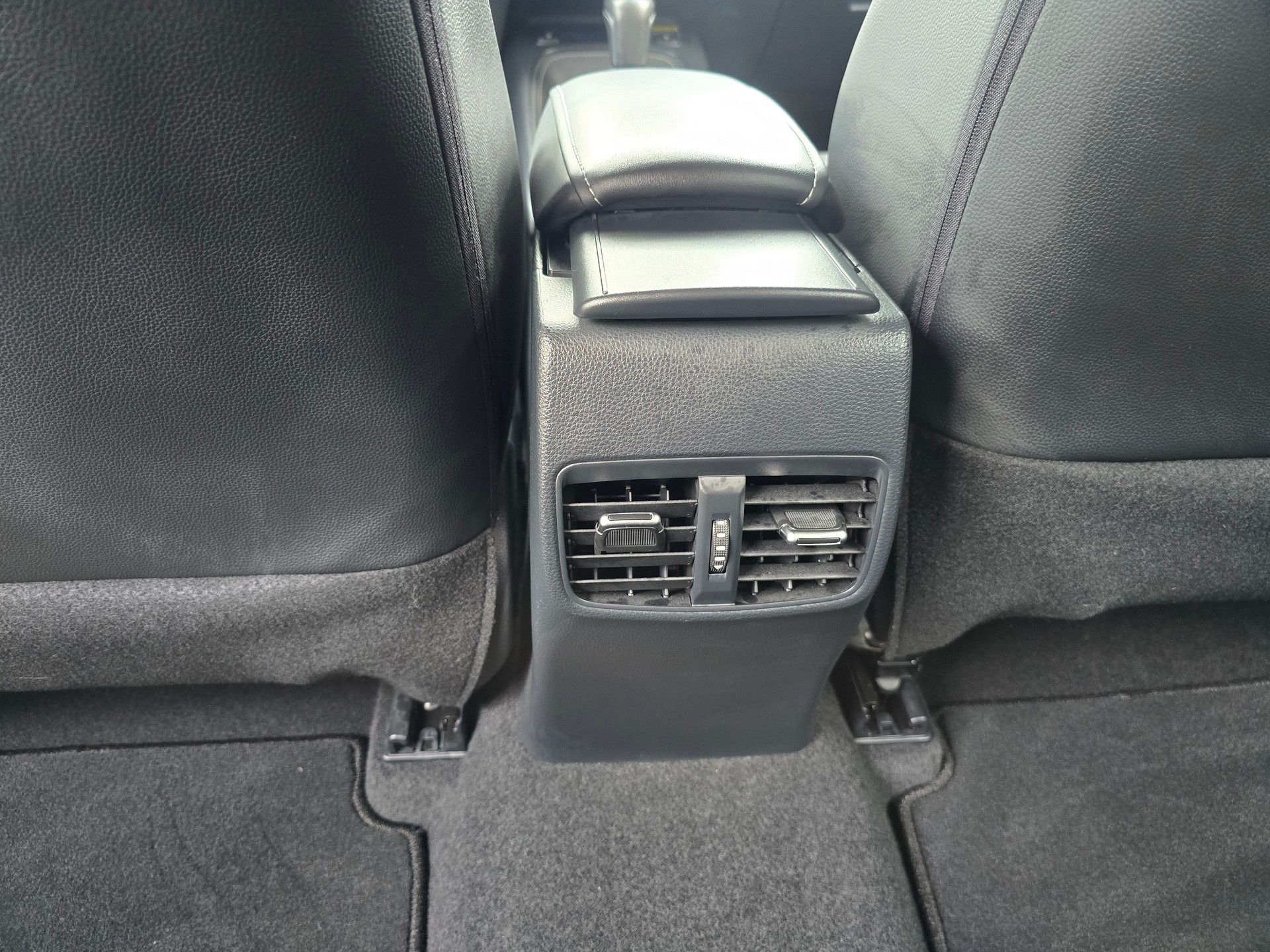 TOYOTA Corolla 2.0 HSD Premium e-CVT-image-16