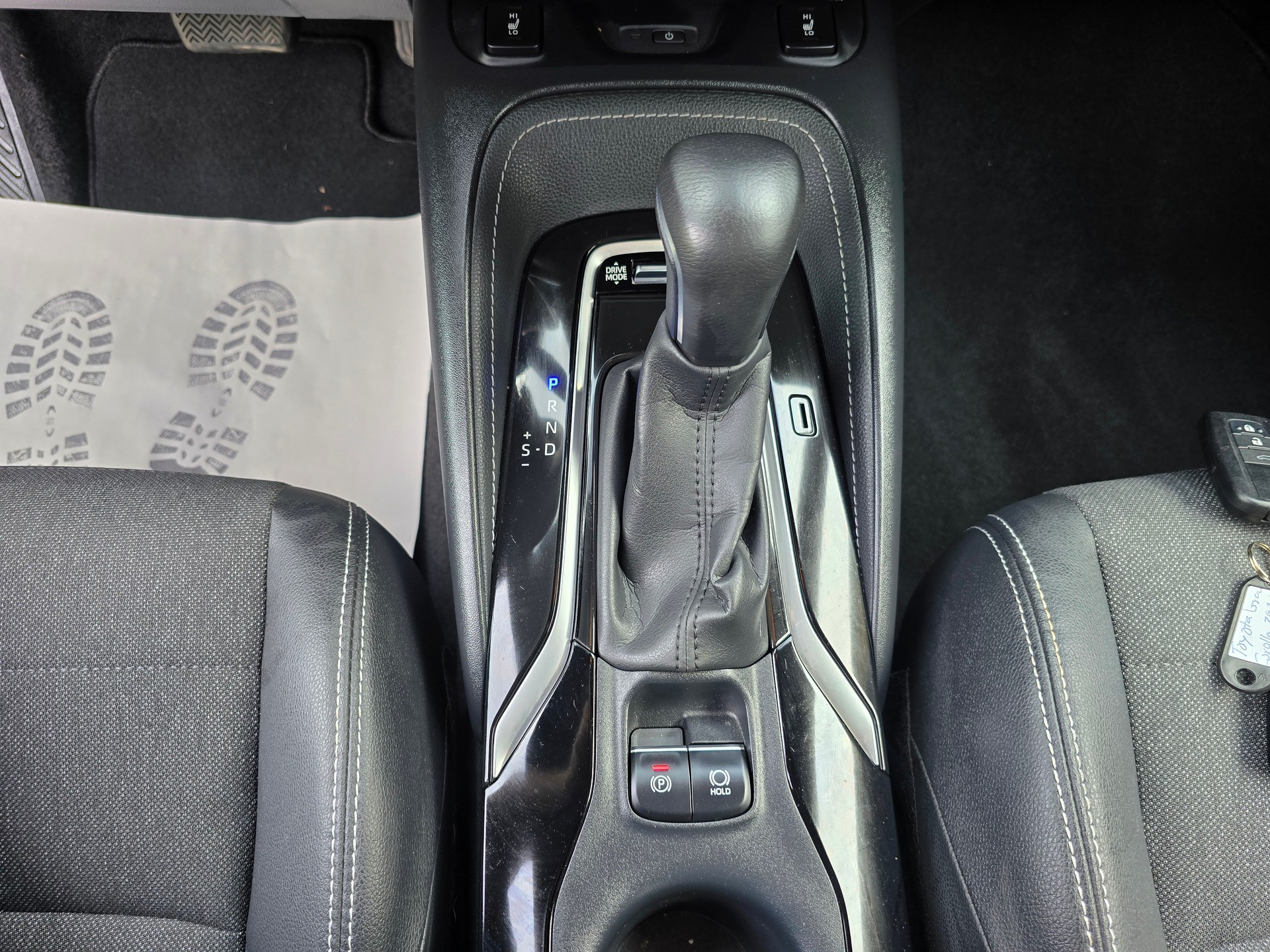 TOYOTA Corolla 2.0 HSD Premium e-CVT-image-22