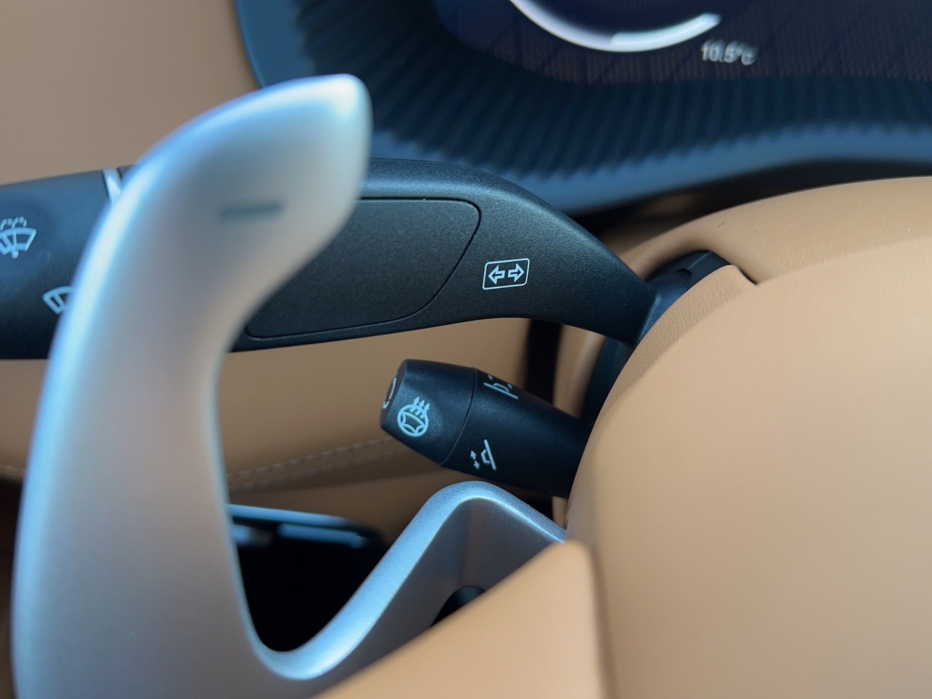 ASTON MARTIN DBX 4.0 V8 (CH) Frisch ab Service!-image-21