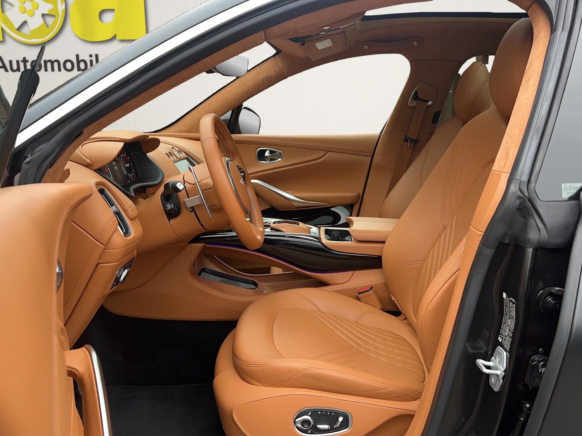 ASTON MARTIN DBX 4.0 V8 (CH) Frisch ab Service!-image-11