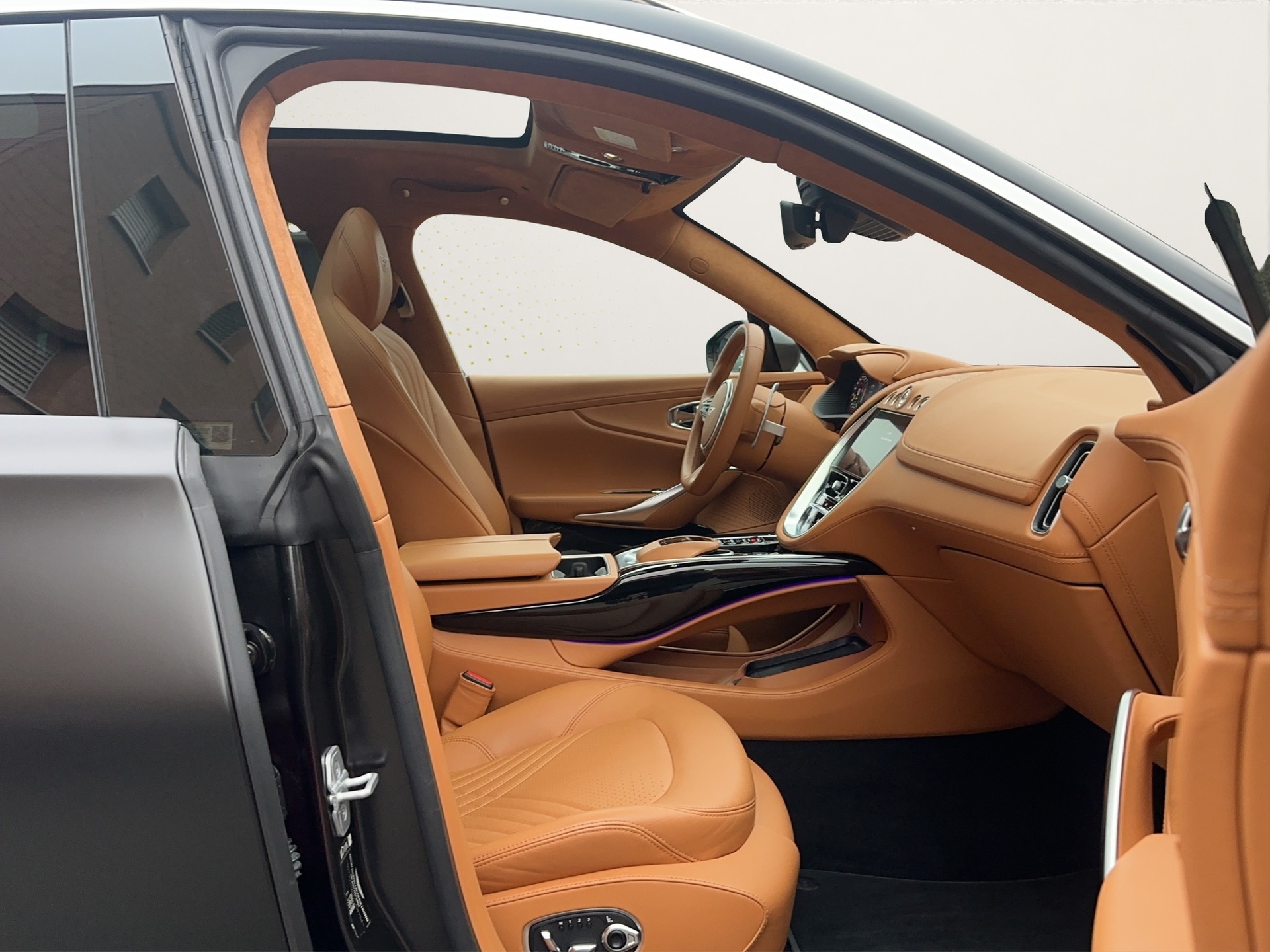 ASTON MARTIN DBX 4.0 V8 (CH) Frisch ab Service!-image-12