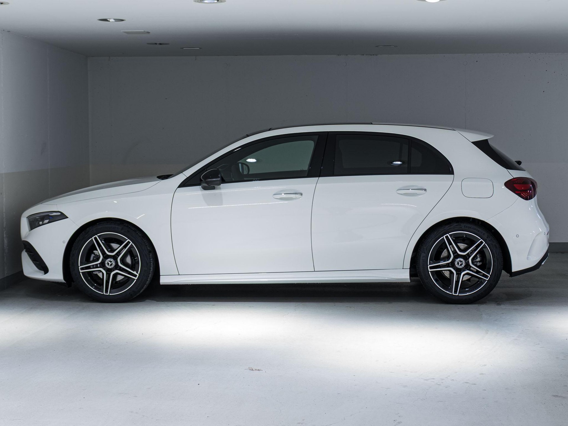 MERCEDES-BENZ A 200 Night Star-image-4
