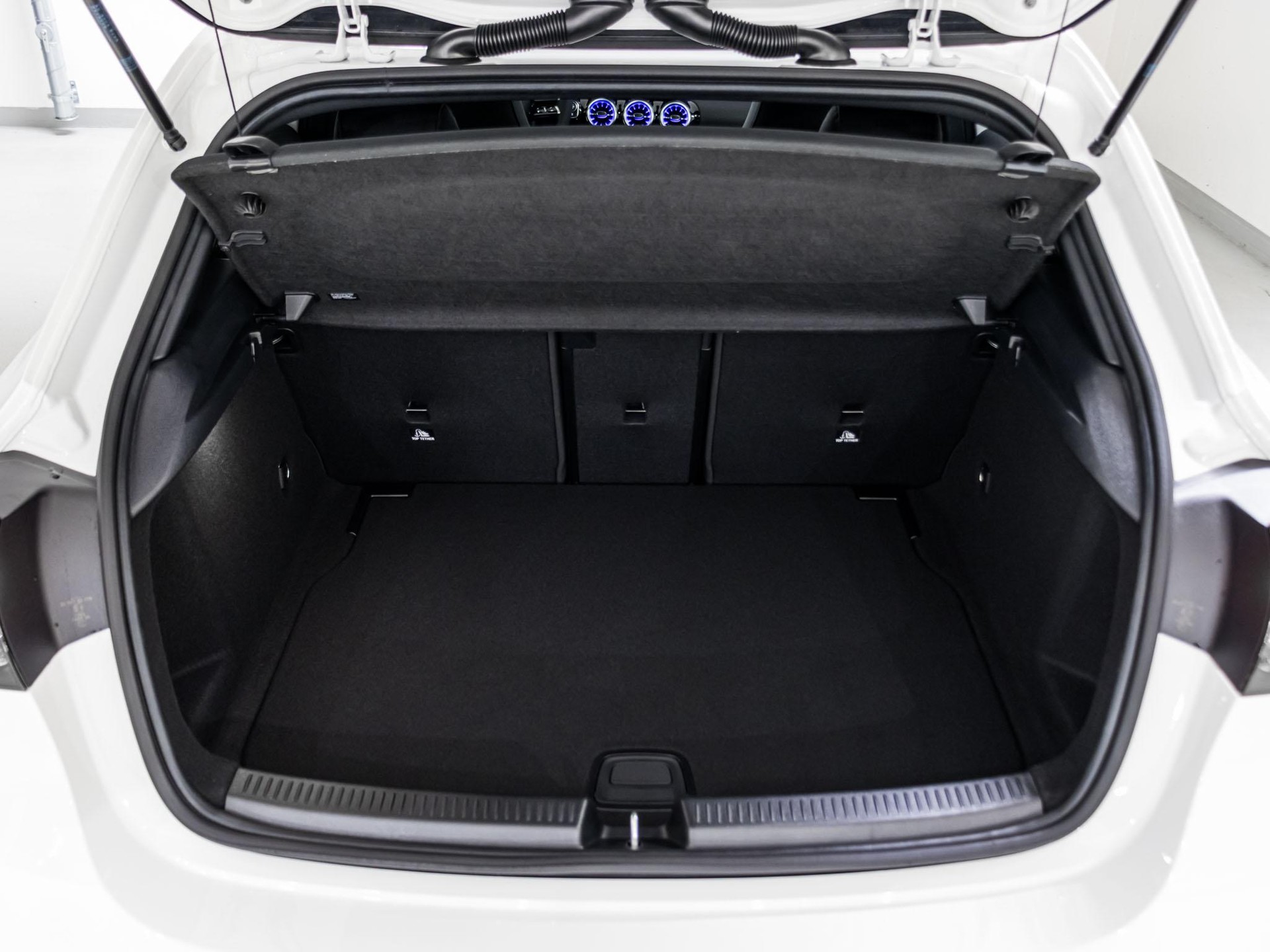 MERCEDES-BENZ A 200 Night Star-image-13