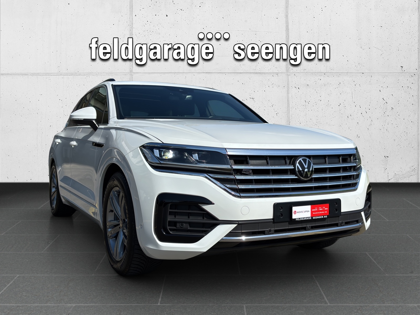VW Touareg 3.0 TDI R Line Tiptronic mit fortl. Werksgarantie, AHK, Panorama-Ausstell-/Schiebedach, Standheizung & Winterräder-showroom-element-2