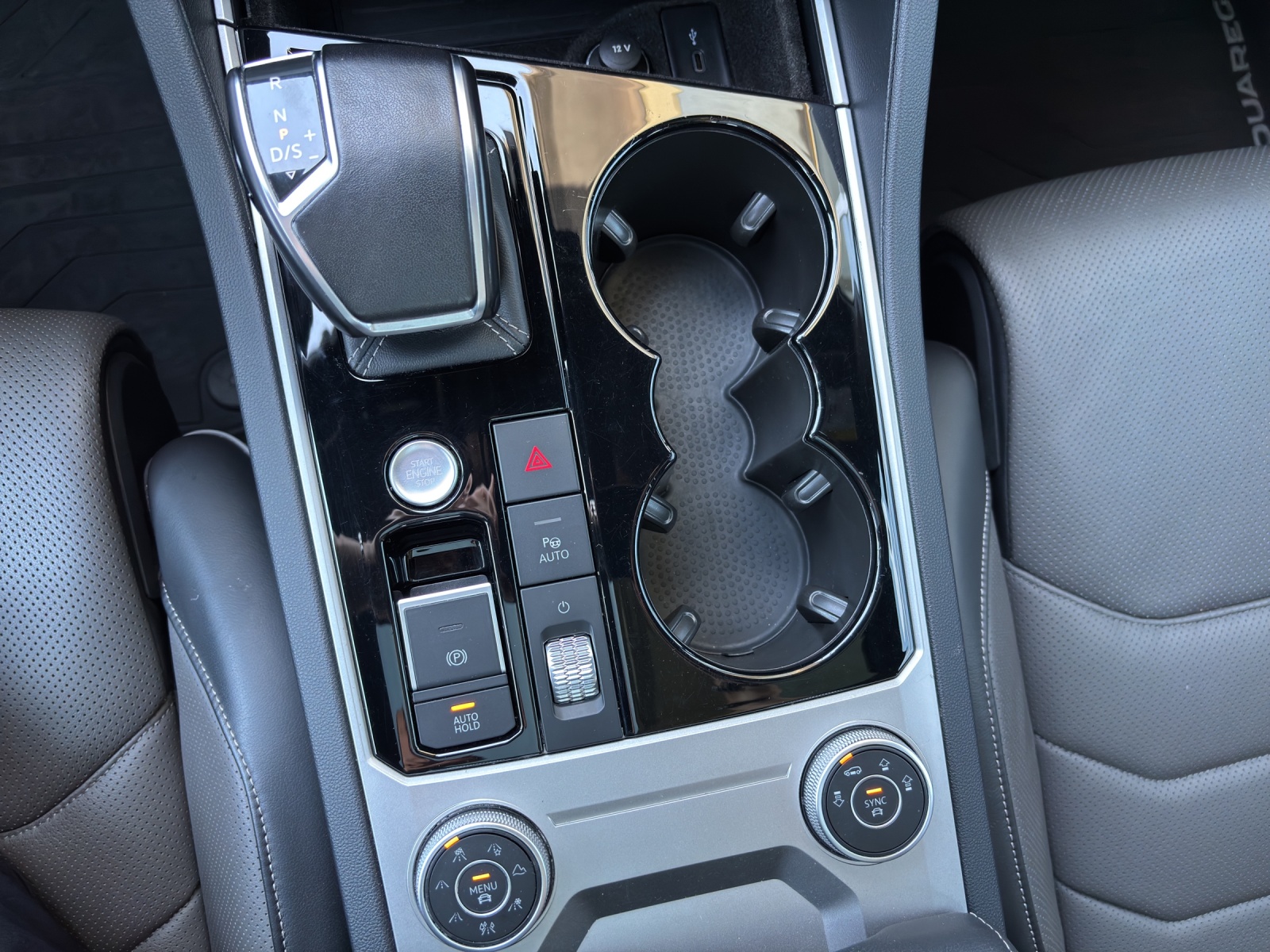 VW Touareg 3.0 TDI R Line Tiptronic mit fortl. Werksgarantie, AHK, Panorama-Ausstell-/Schiebedach, Standheizung-image-20
