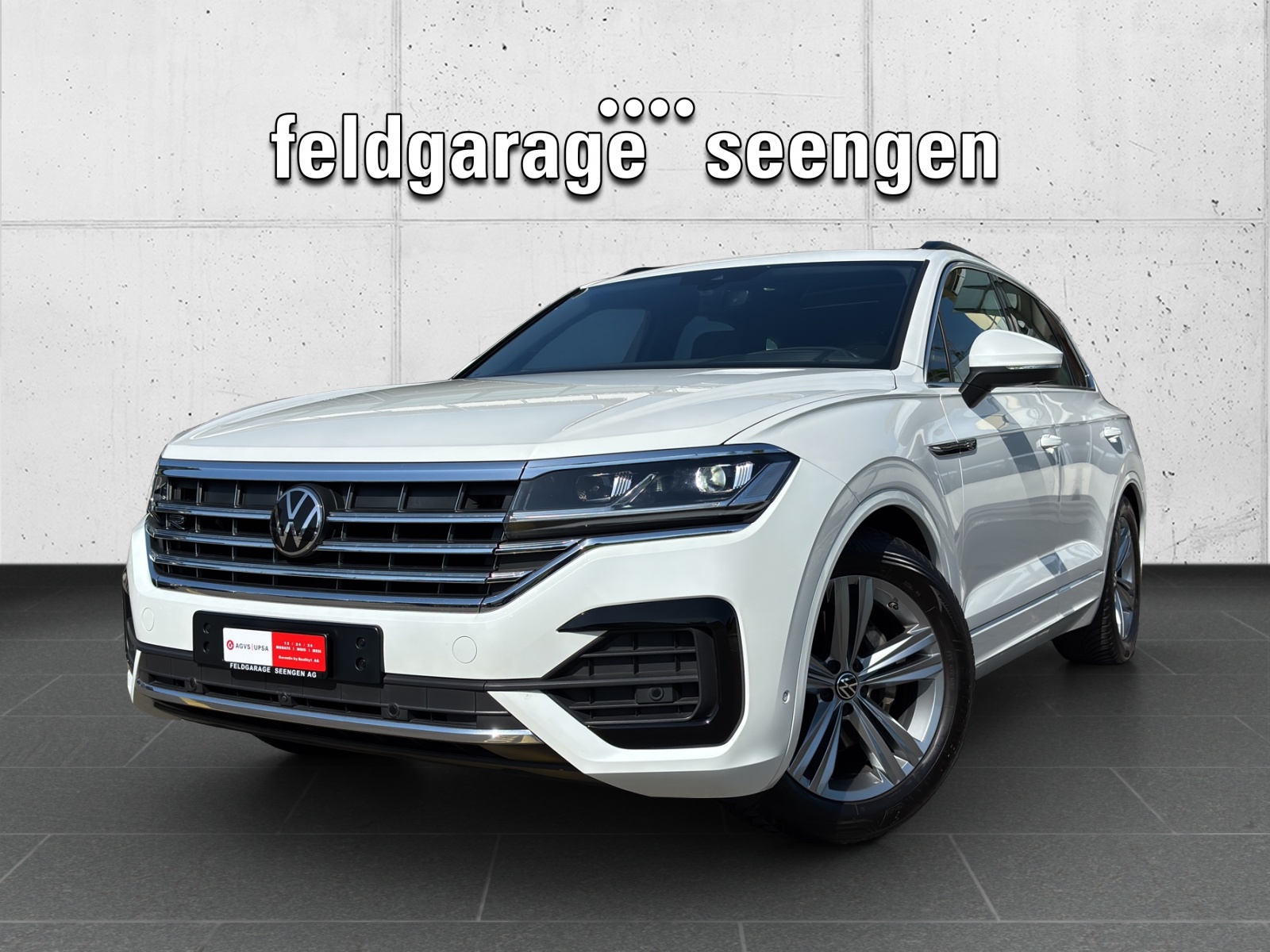 VW Touareg 3.0 TDI R Line Tiptronic mit fortl. Werksgarantie, AHK, Panorama-Ausstell-/Schiebedach, Standheizung & Winterräder