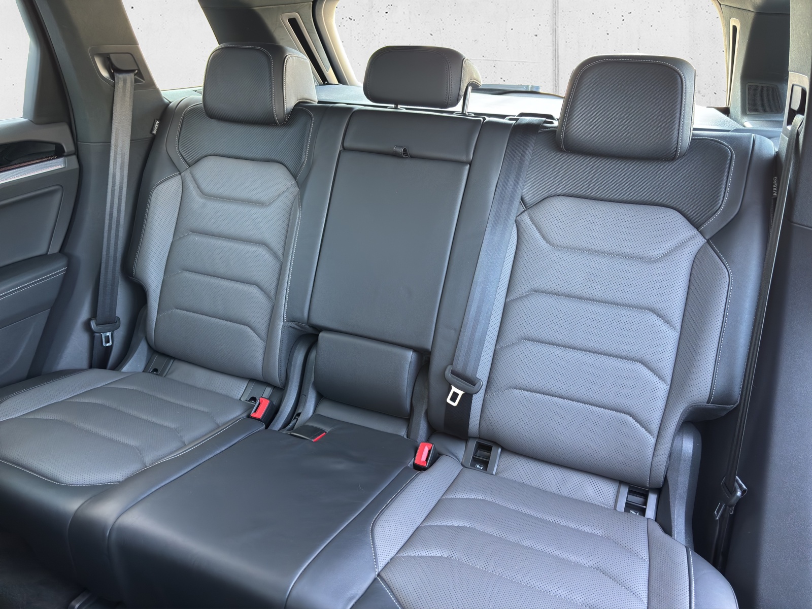 VW Touareg 3.0 TDI R Line Tiptronic mit fortl. Werksgarantie, AHK, Panorama-Ausstell-/Schiebedach, Standheizung-image-32