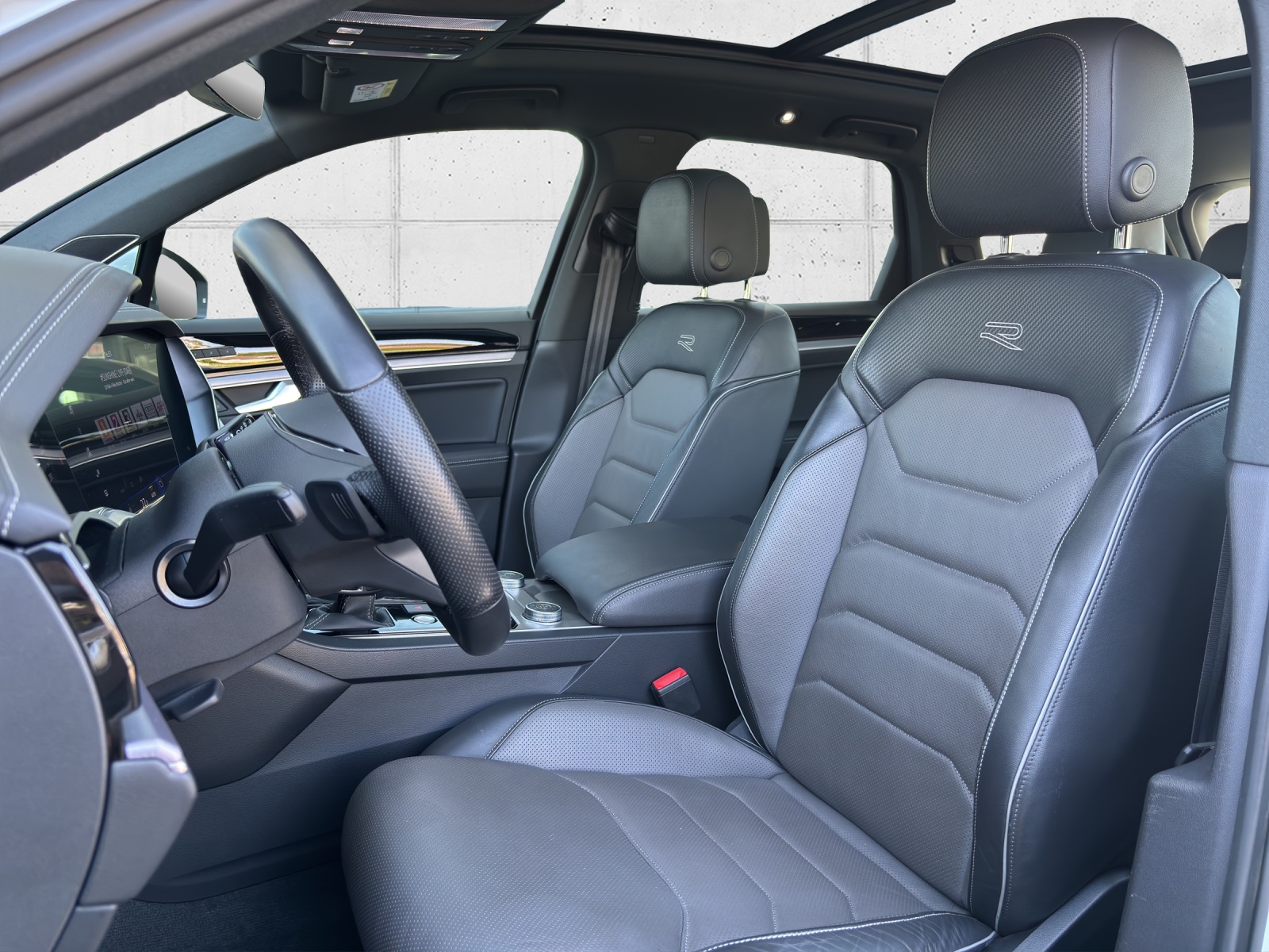 VW Touareg 3.0 TDI R Line Tiptronic mit fortl. Werksgarantie, AHK, Panorama-Ausstell-/Schiebedach, Standheizung-image-31