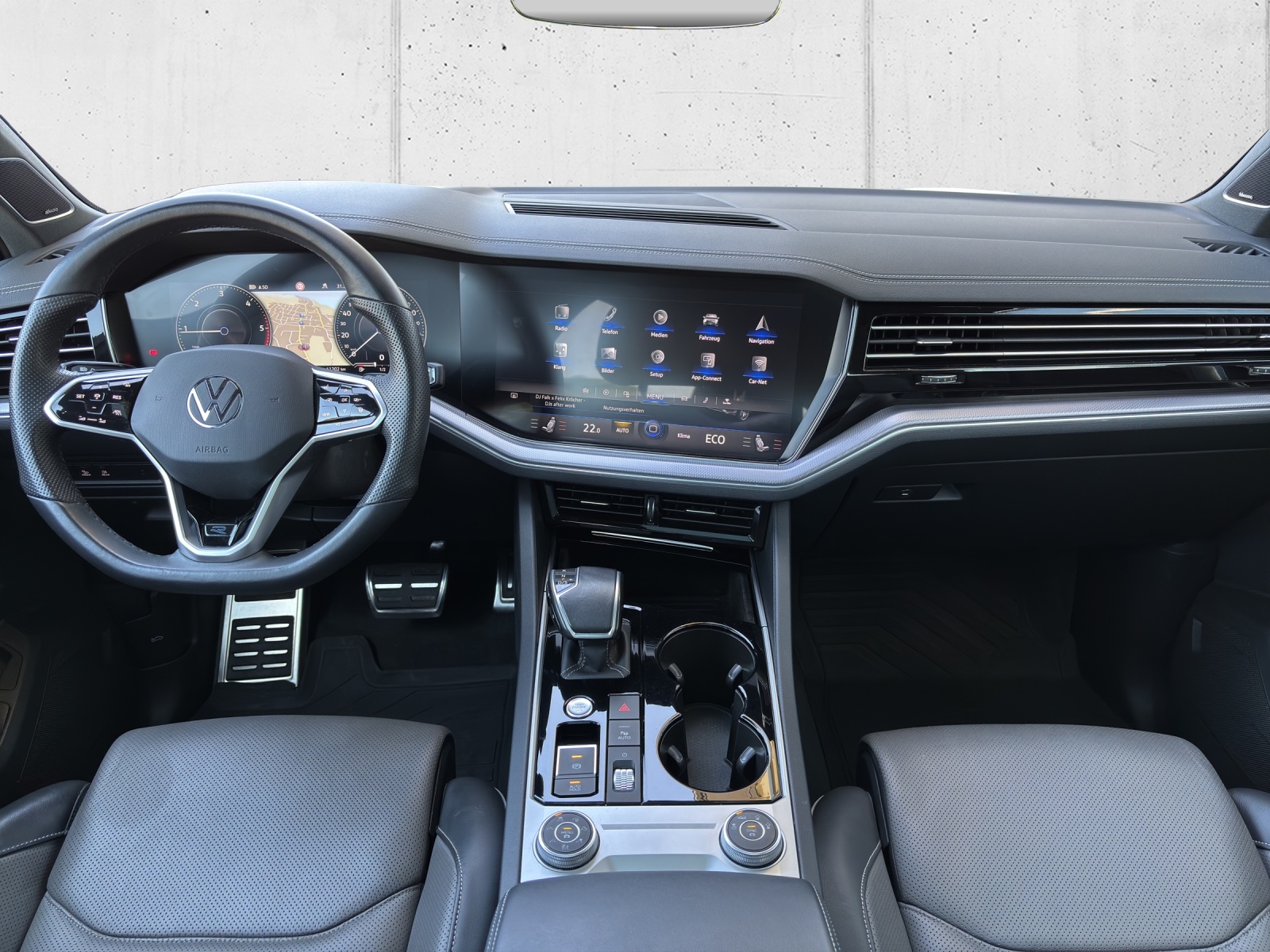 VW Touareg 3.0 TDI R Line Tiptronic mit fortl. Werksgarantie, AHK, Panorama-Ausstell-/Schiebedach, Standheizung-image-12