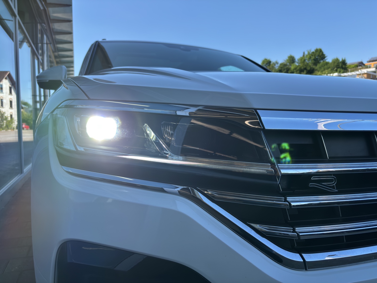 VW Touareg 3.0 TDI R Line Tiptronic mit fortl. Werksgarantie, AHK, Panorama-Ausstell-/Schiebedach, Standheizung-image-10