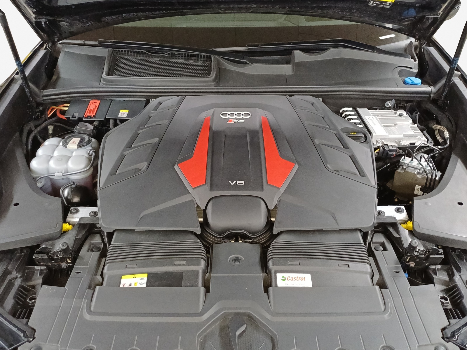 AUDI RSQ8 quattro tiptronic-image-13