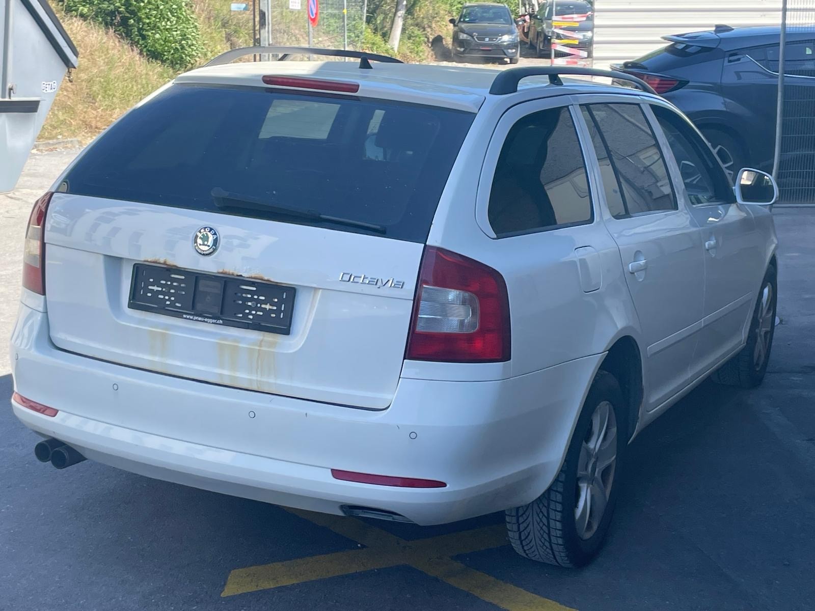 SKODA Octavia Combi 1.8 TSI Ambition 4x4-image-1