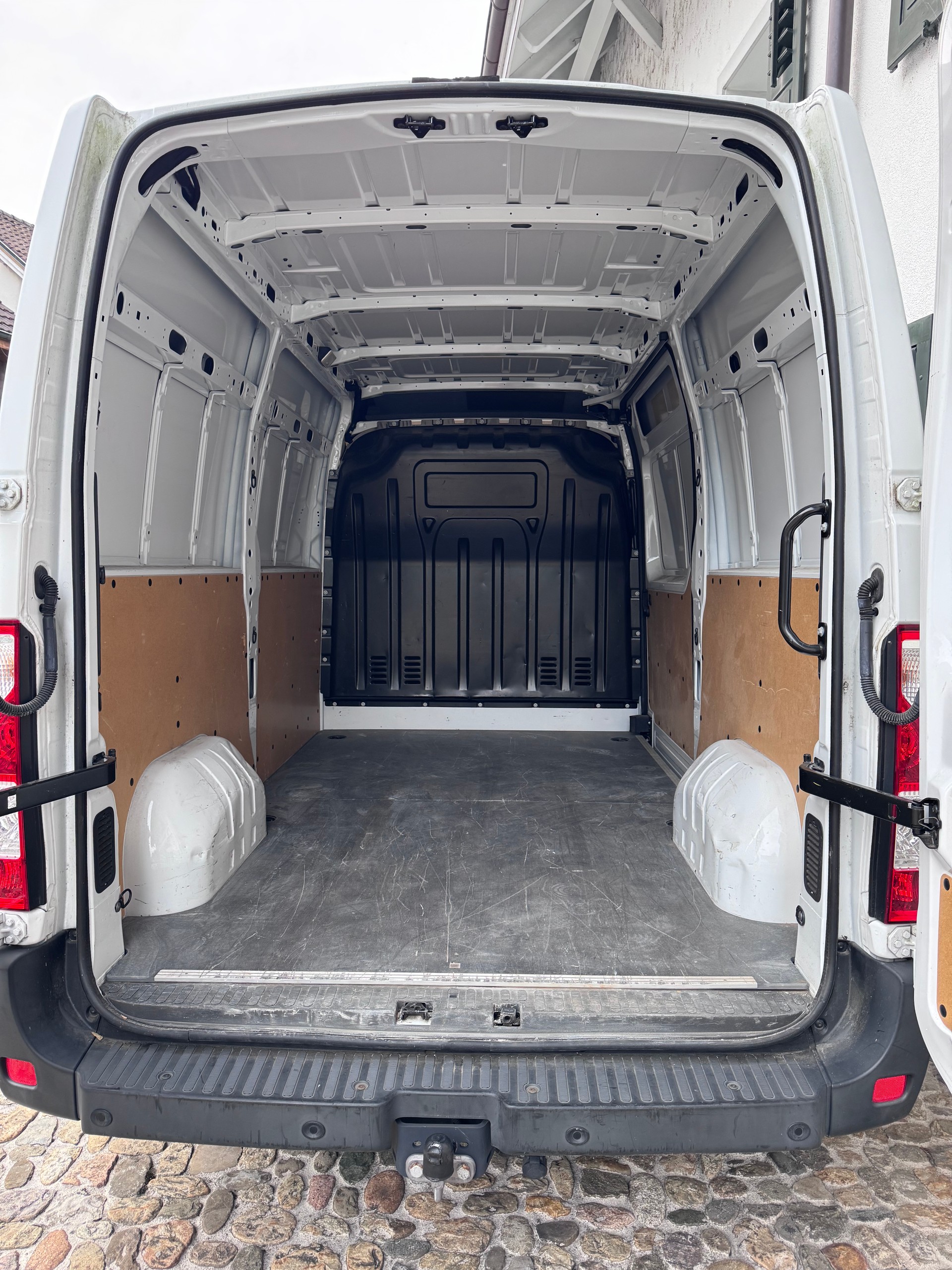 NISSAN NV400 F35.15 L2H2 FWD Comfort-image-9