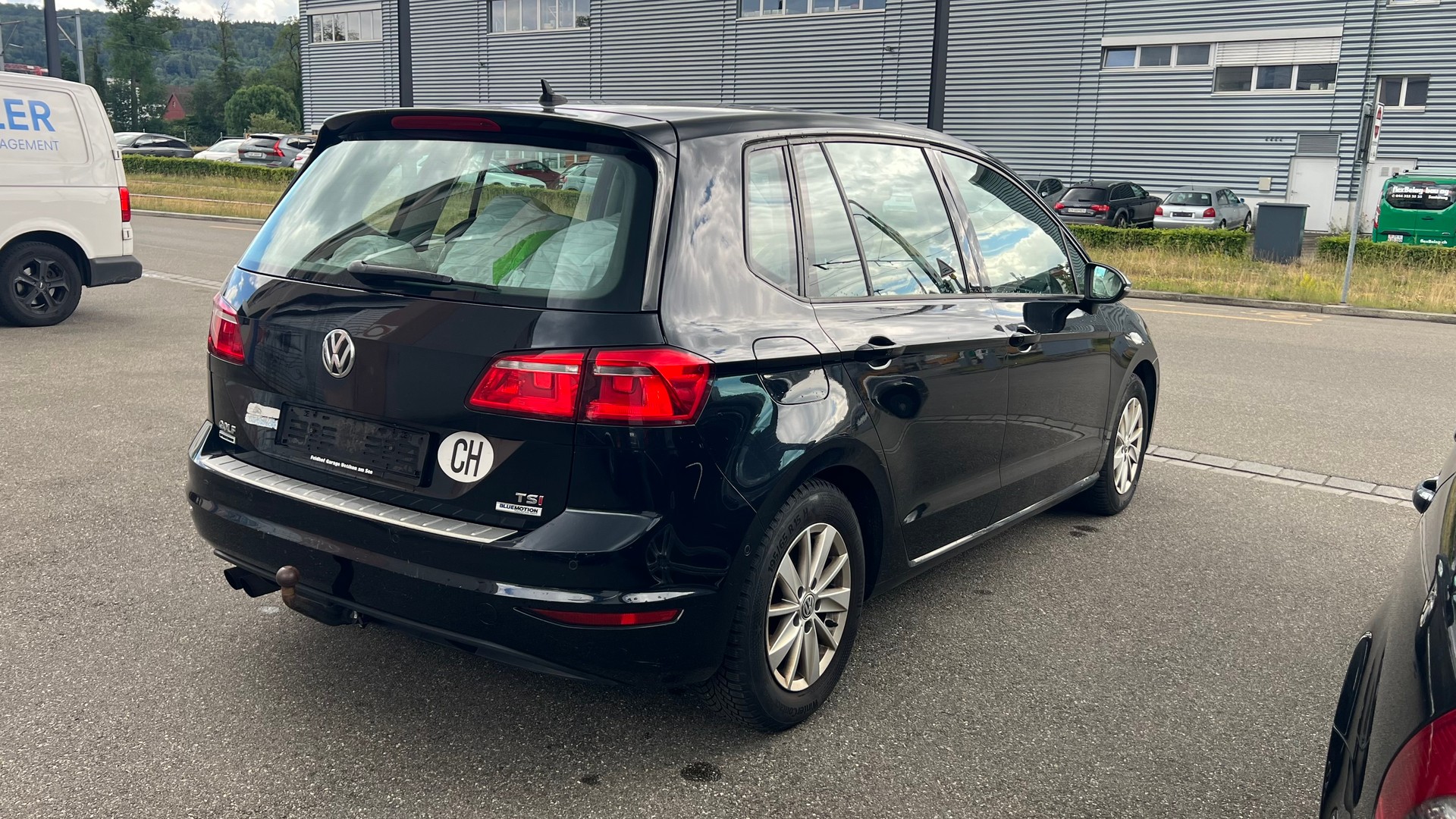 VW Golf Sportsvan 1.4 TSI Allstar-image-4