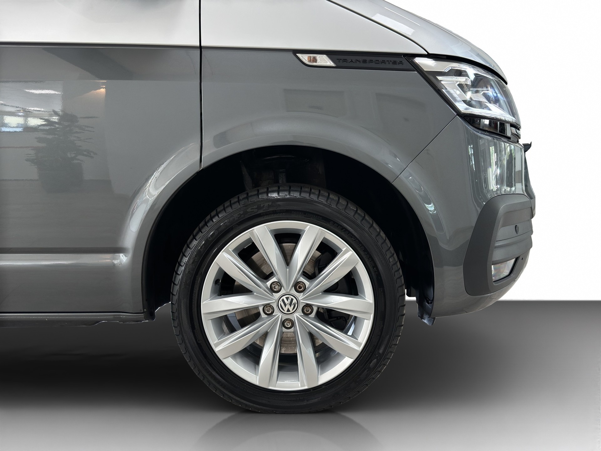 VW T6.1 2.0 Bi-TDI 4Motion DSG-image-5