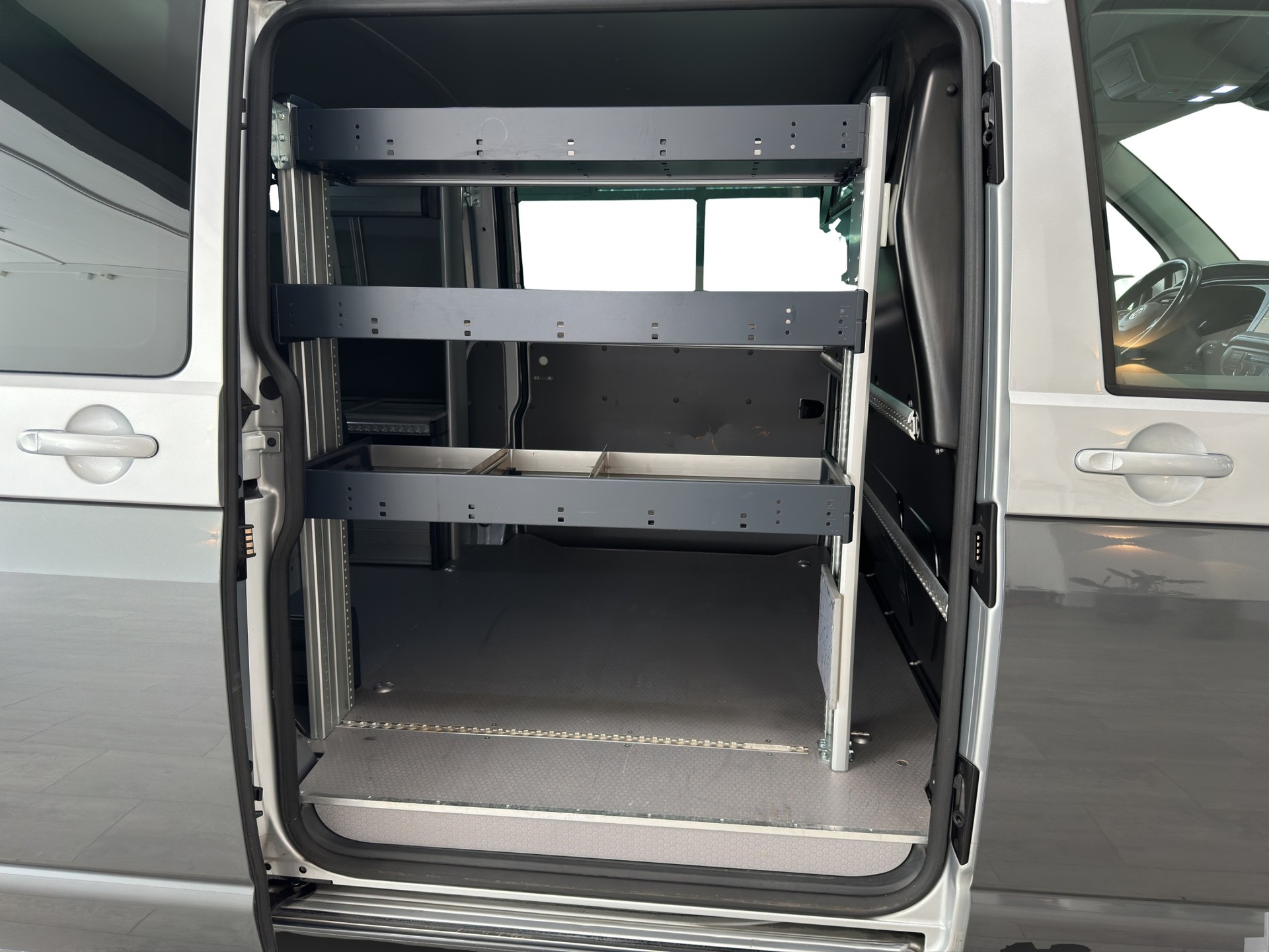 VW T6.1 2.0 Bi-TDI 4Motion DSG-image-9