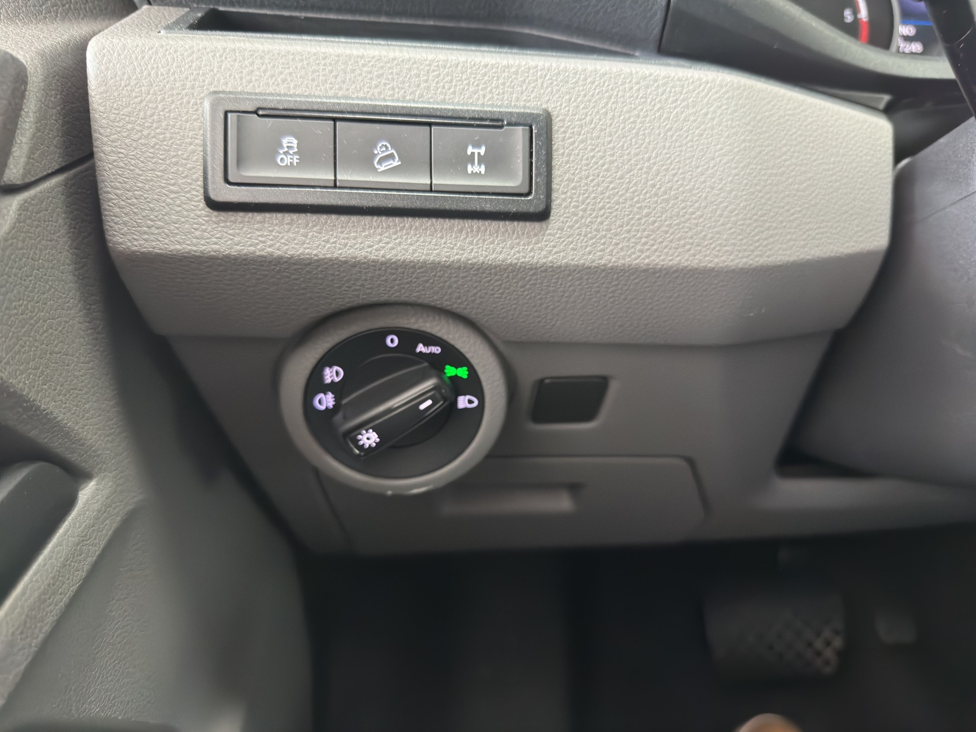 VW T6.1 2.0 Bi-TDI 4Motion DSG-image-25