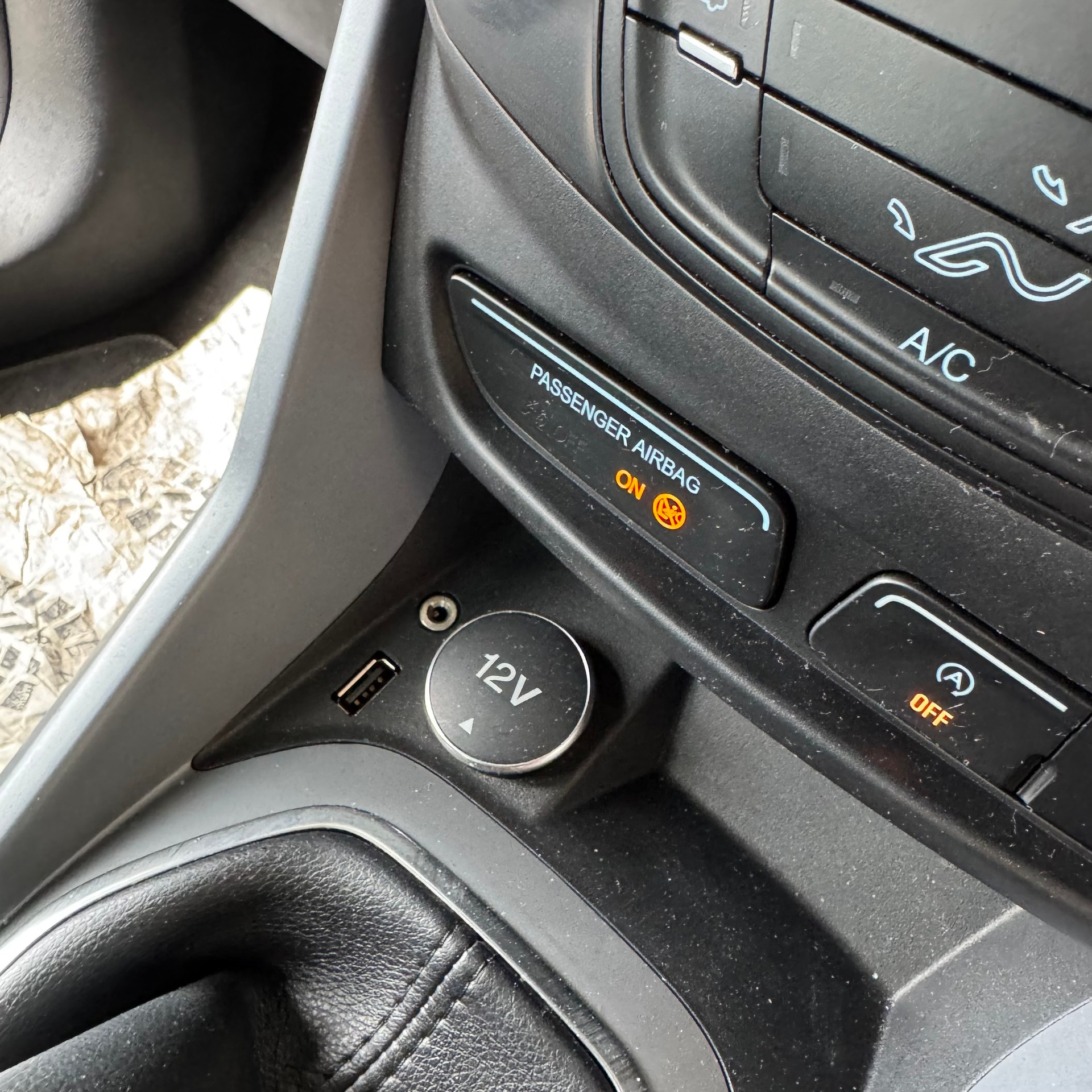 FORD B-Max 1.0 SCTi Titanium-image-11