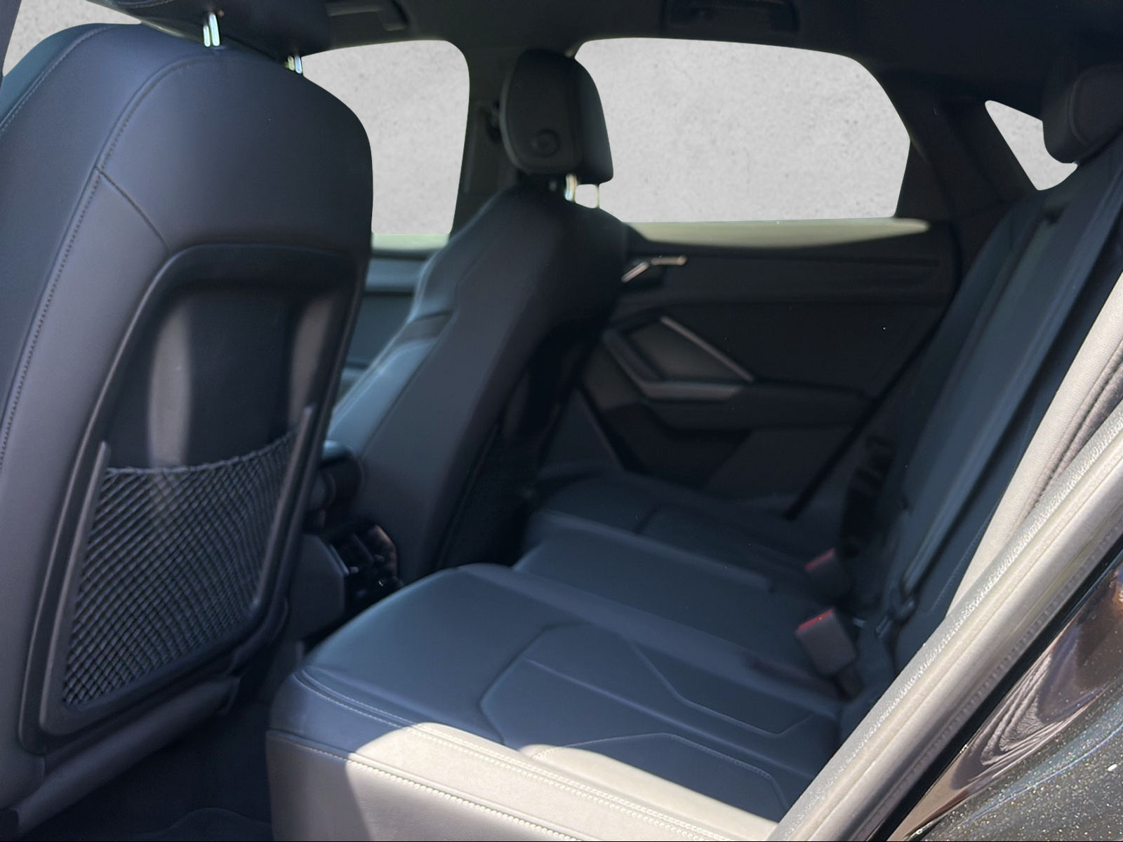 AUDI Q3 Sportback 45 TFSI S line quattro S-tronic-image-6
