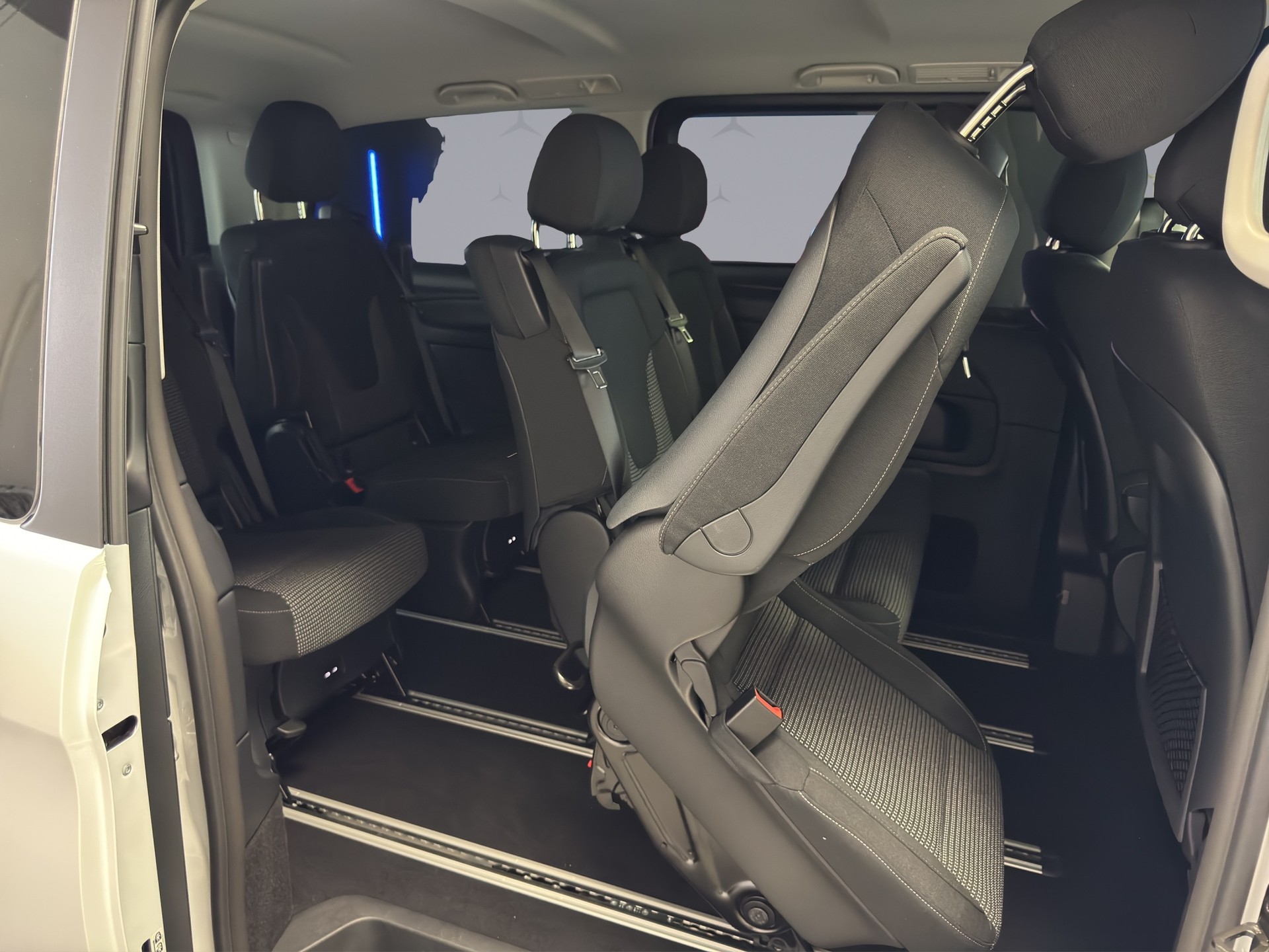 MERCEDES-BENZ V 250 d Style lang Van-image-16