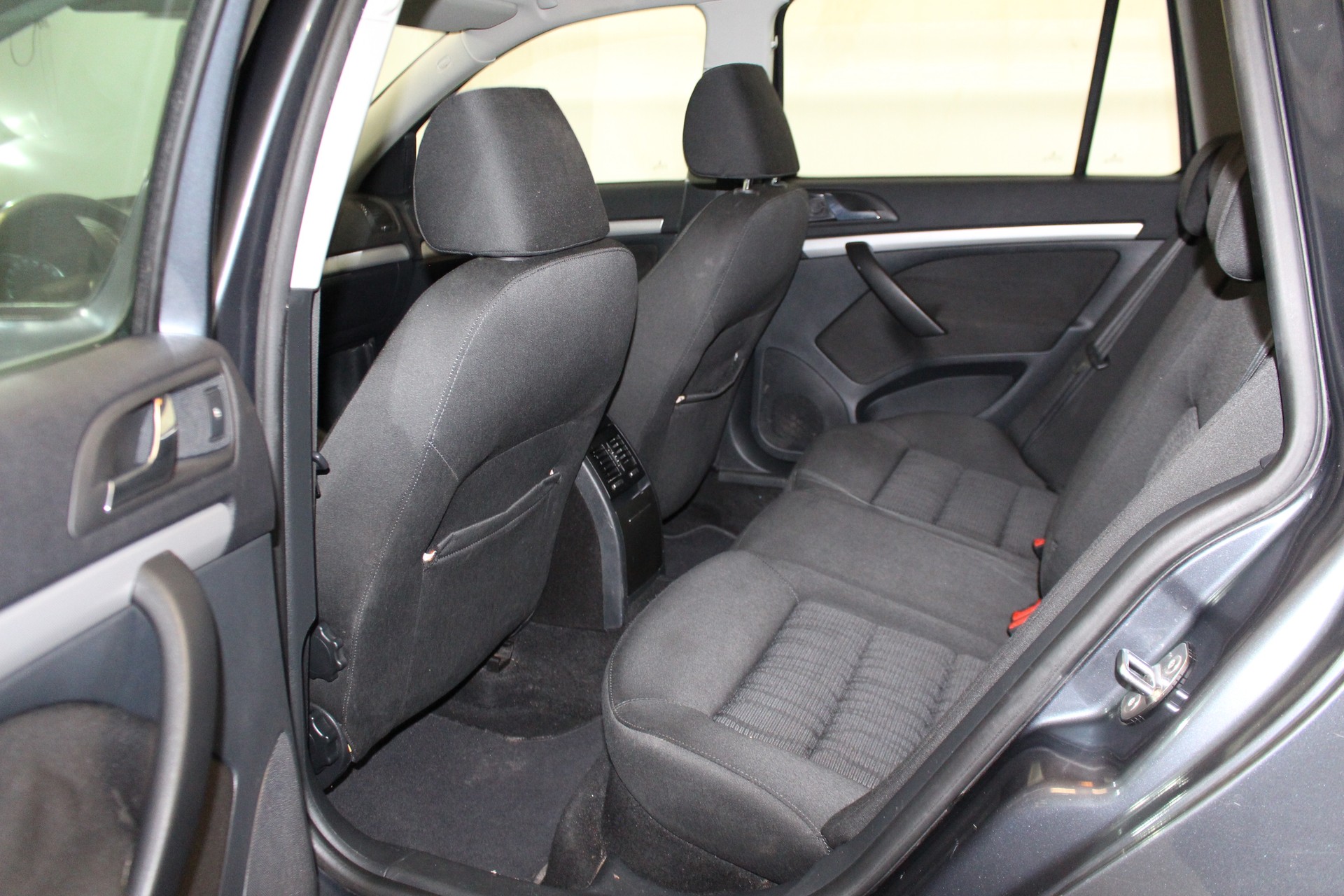 SKODA Octavia Combi 1.9 TDI Elegance DSG-image-7