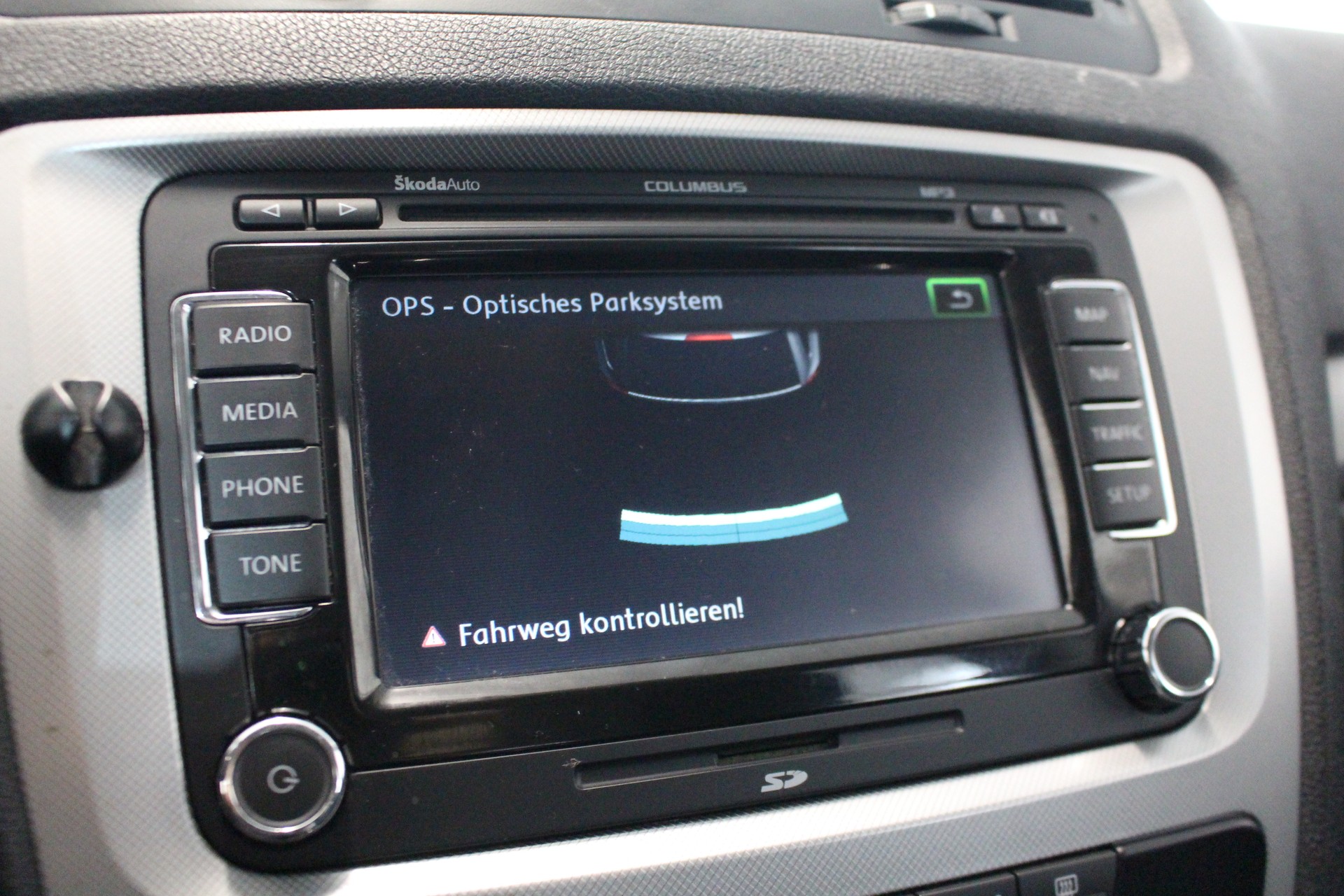 SKODA Octavia Combi 1.9 TDI Elegance DSG-image-17