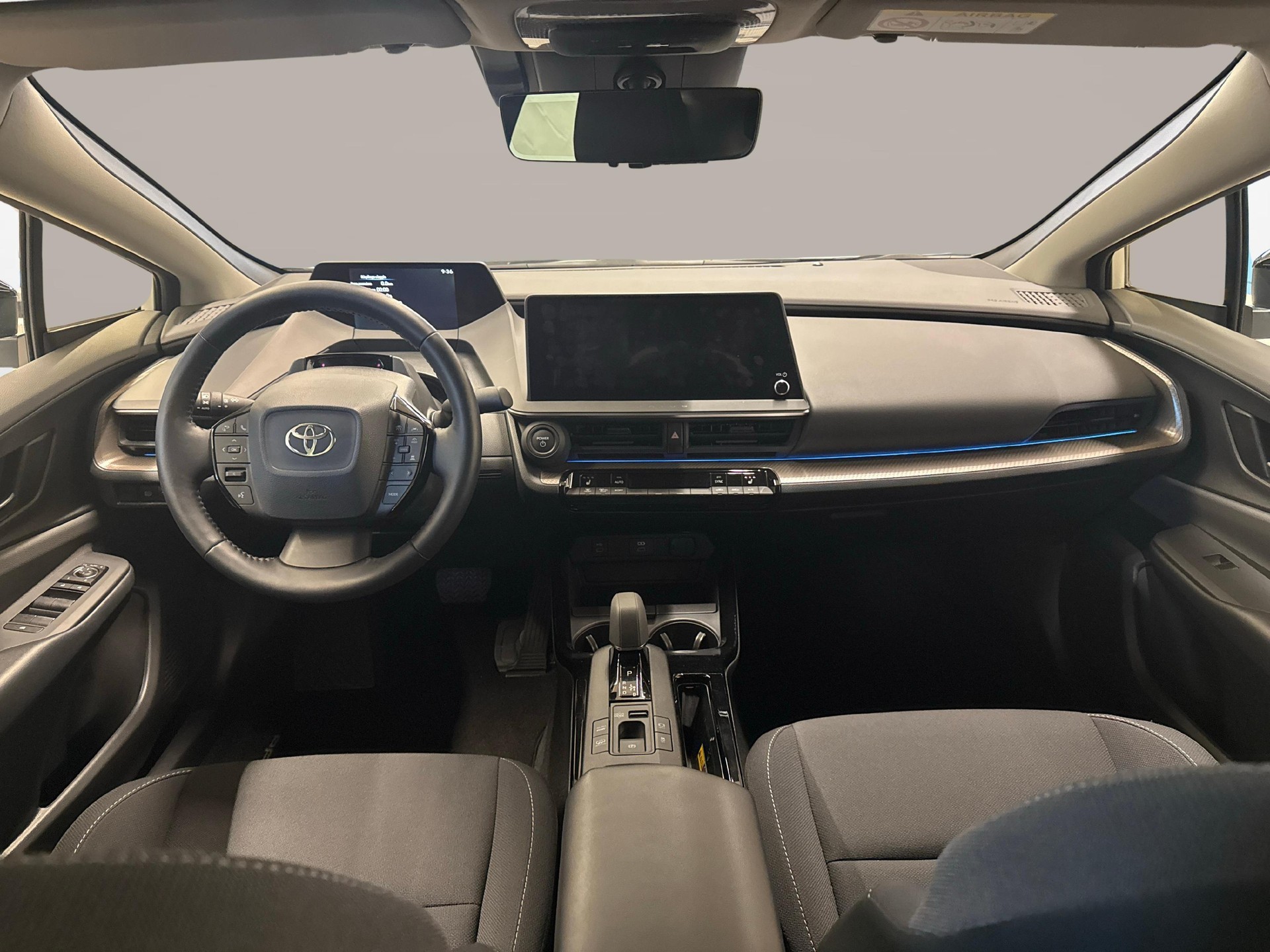 TOYOTA Prius 2.0 Plug-In-Hybrid Style-image-8