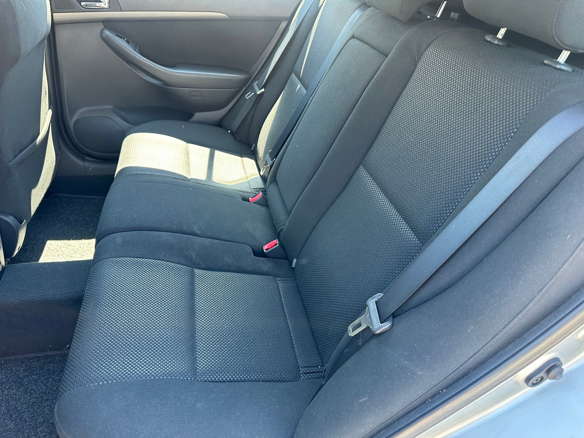 TOYOTA Avensis 2.0 D4 VVT-i Linea Sol Sportswagon-image-5