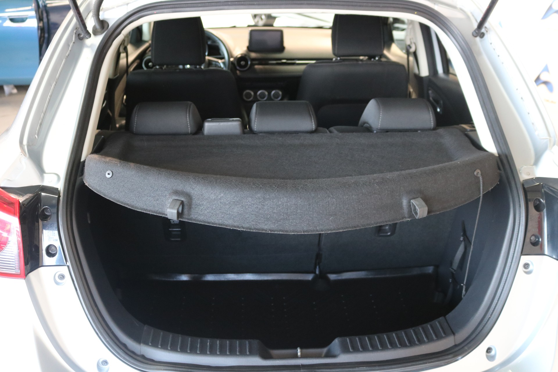 MAZDA 2 SKYACTIV-G 115 Revolution-image-29