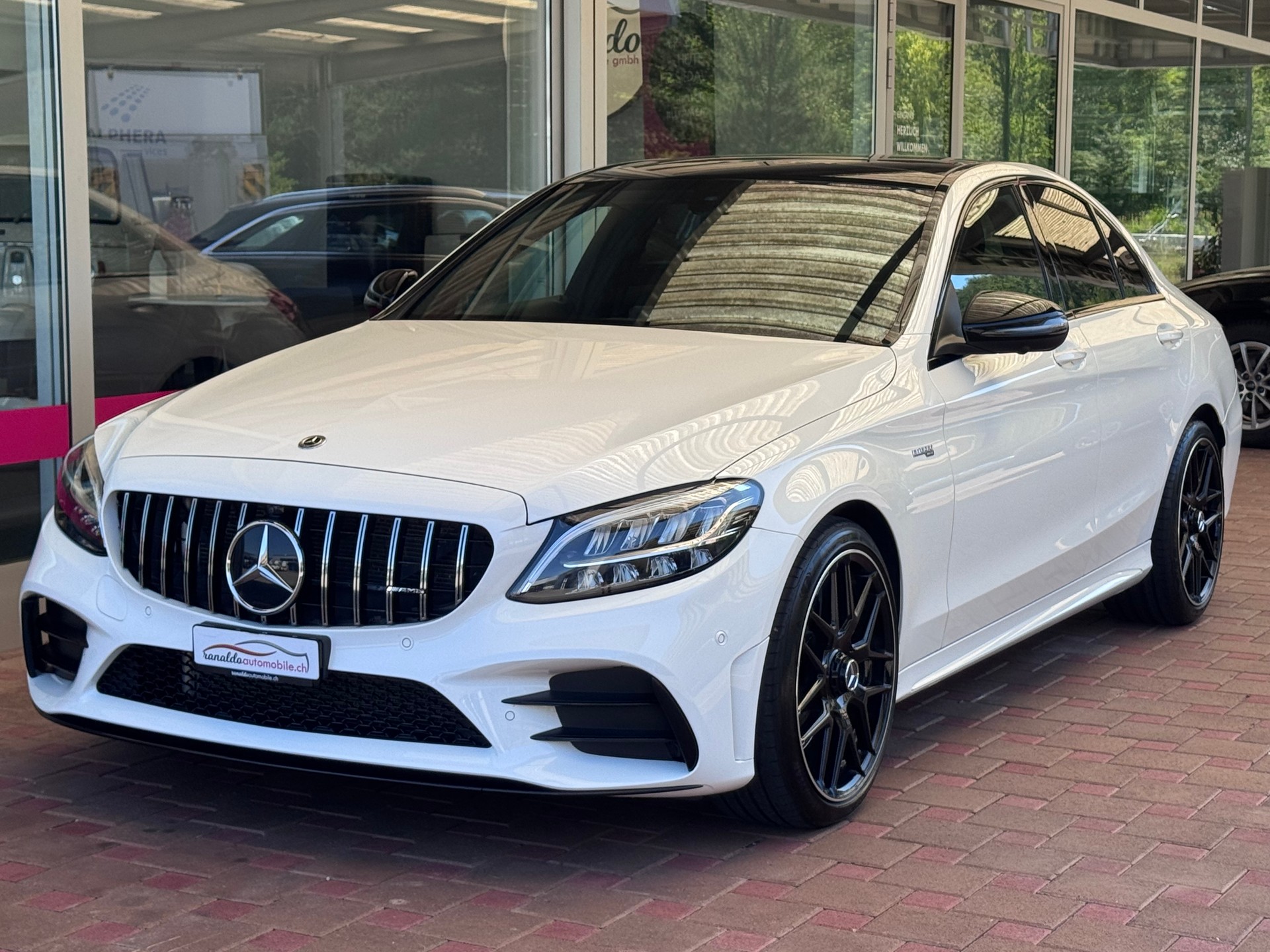 MERCEDES-BENZ C 43 AMG 4x4 390PS+Automat+AMG Performance Auspuffanlage+19" Spezial Alu+Panorama-Glasdach+Night-Paket+Spiegel-Paket+Park-Paket+-showroom-element-2
