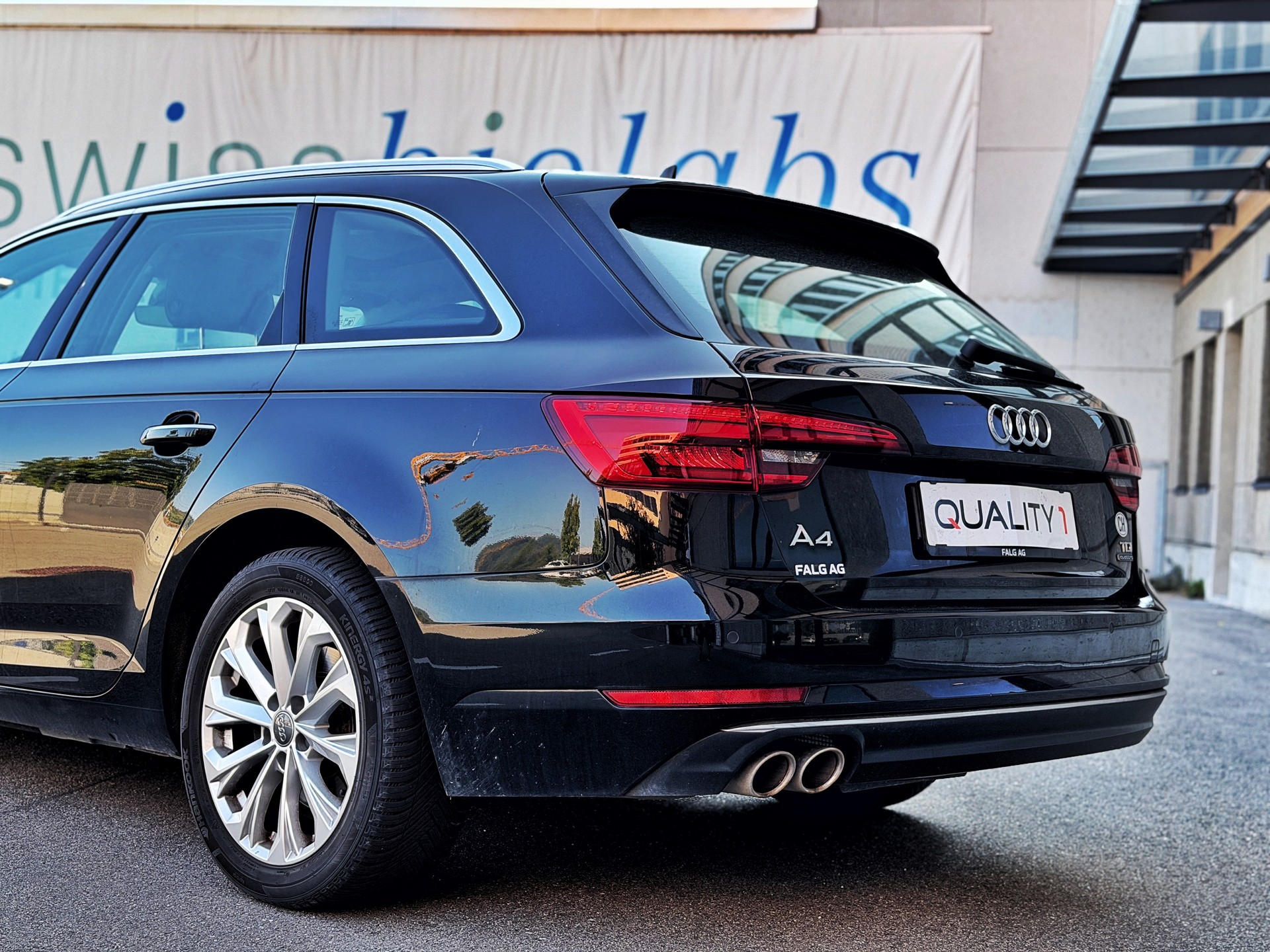 AUDI A4 Avant 2.0 TDI Sport S-line quattro S-tronic-image-13