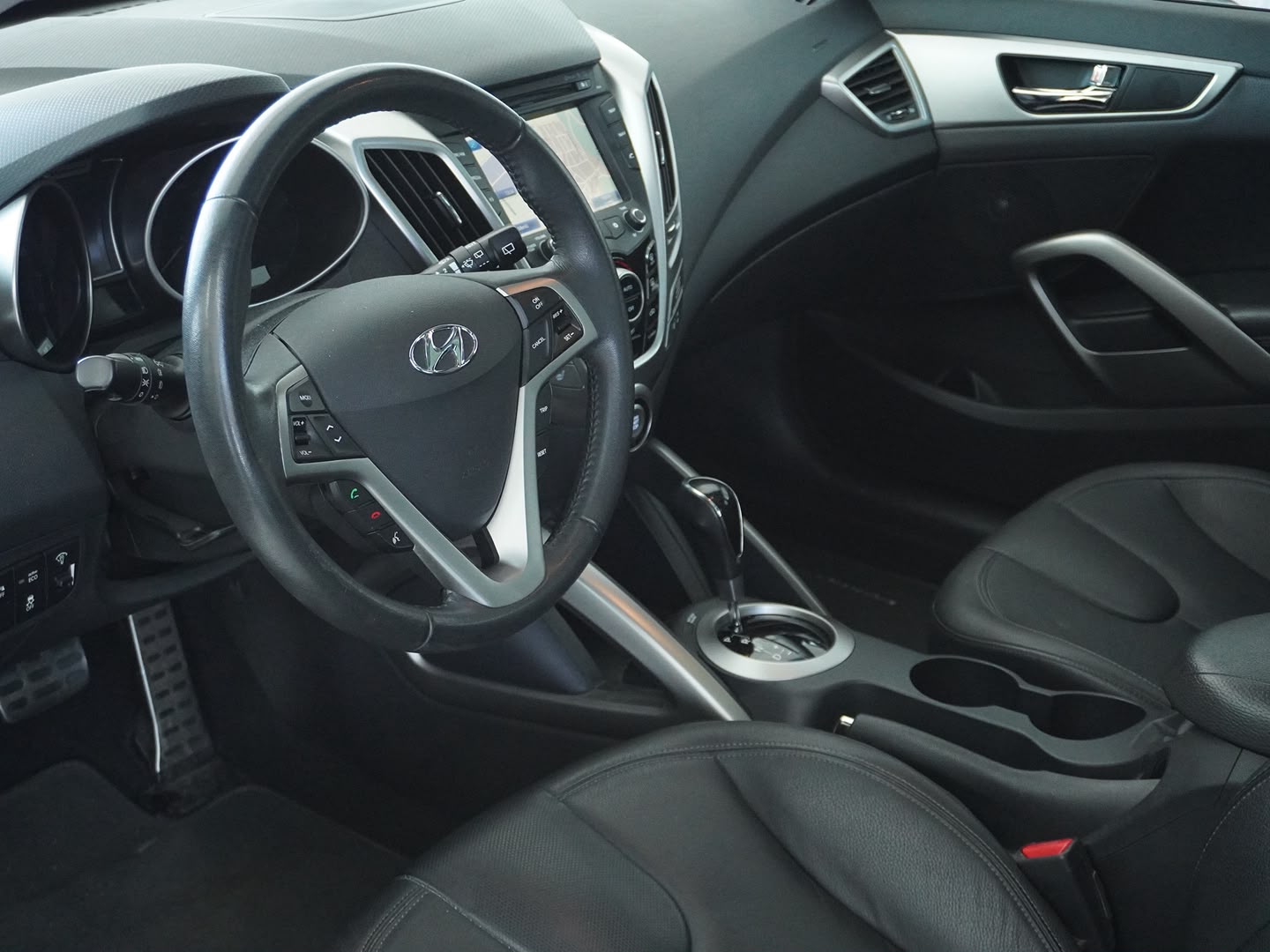 HYUNDAI Veloster 1.6 GDI-showroom-element-2