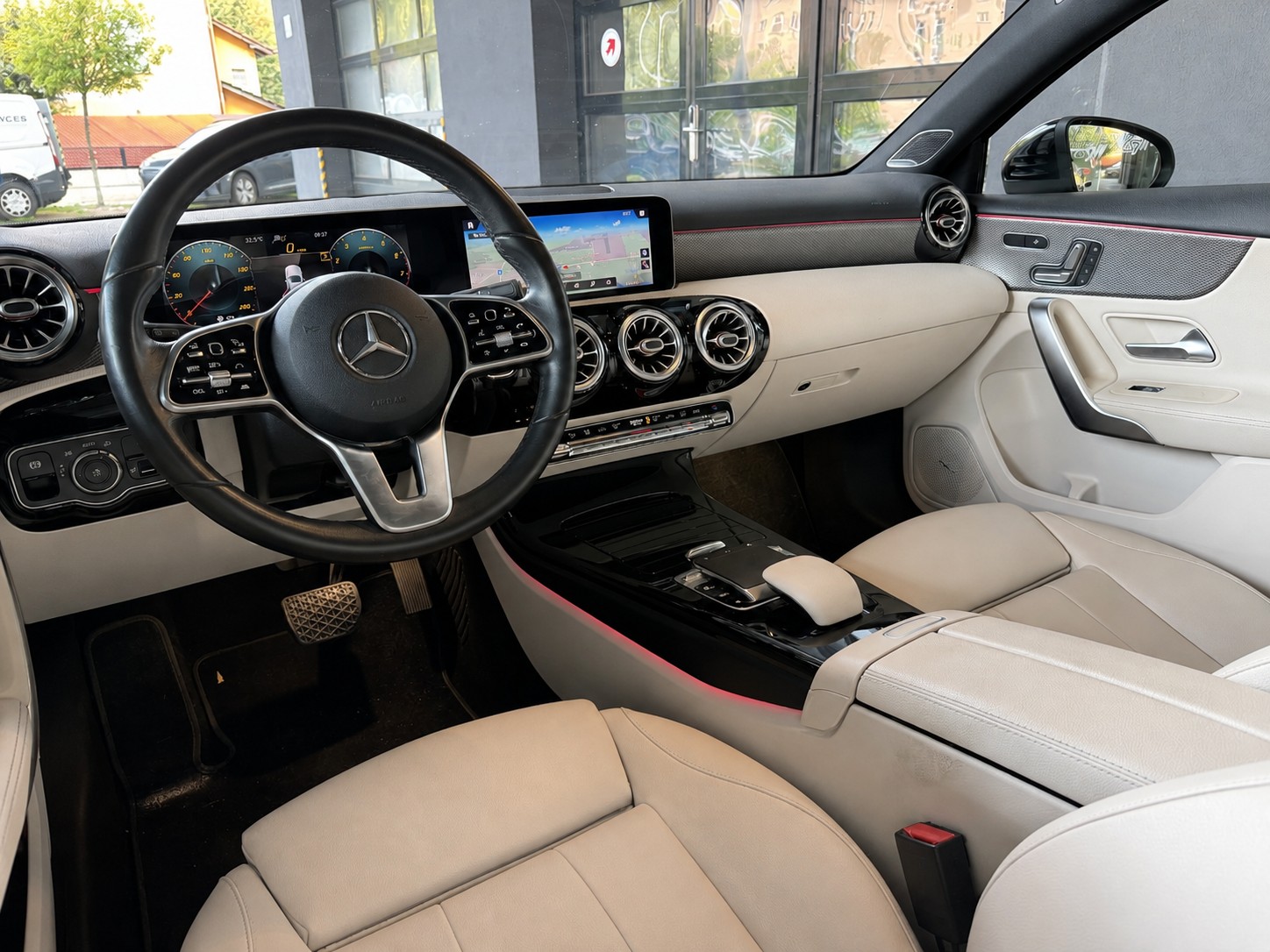 MERCEDES-BENZ A 200 7G-DCT-image-7
