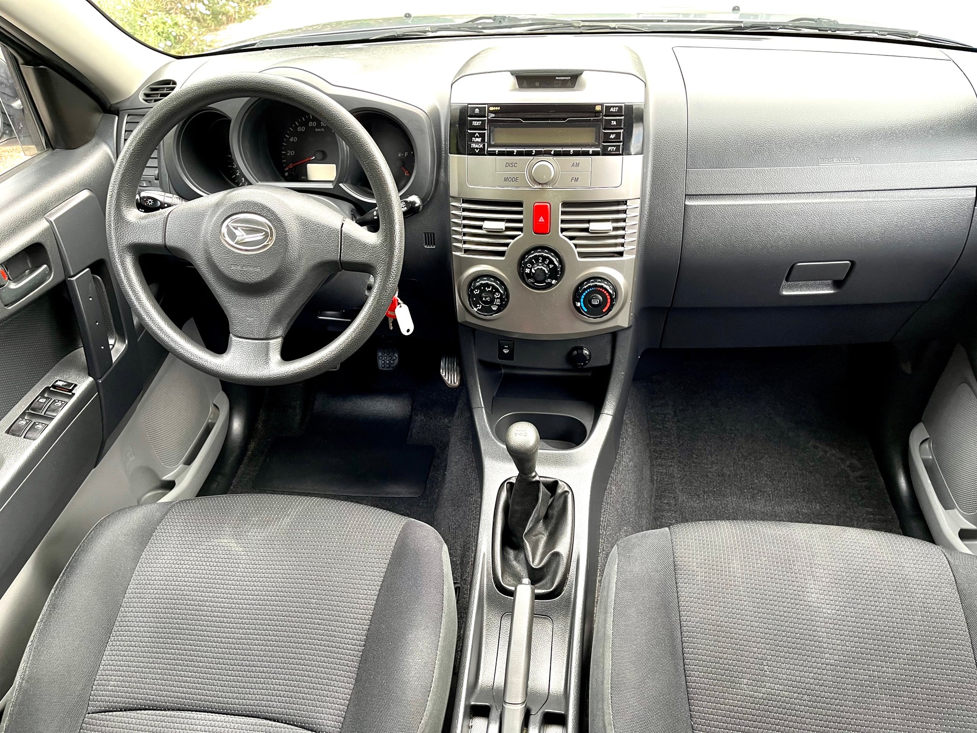 DAIHATSU Terios 1.5 16V SX 4WD-showroom-element-1