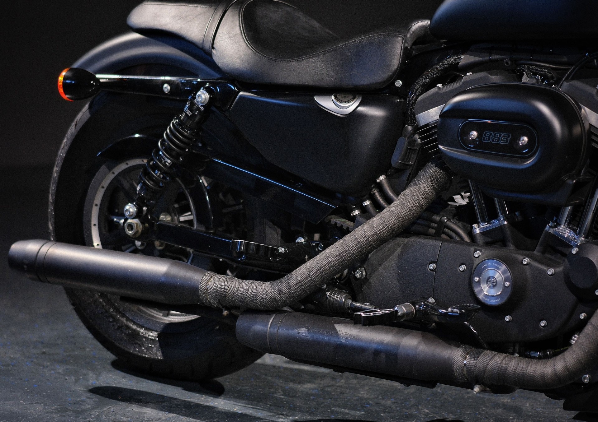 HARLEY-DAVIDSON XL 883 N Sportster Iron ABS-image-9